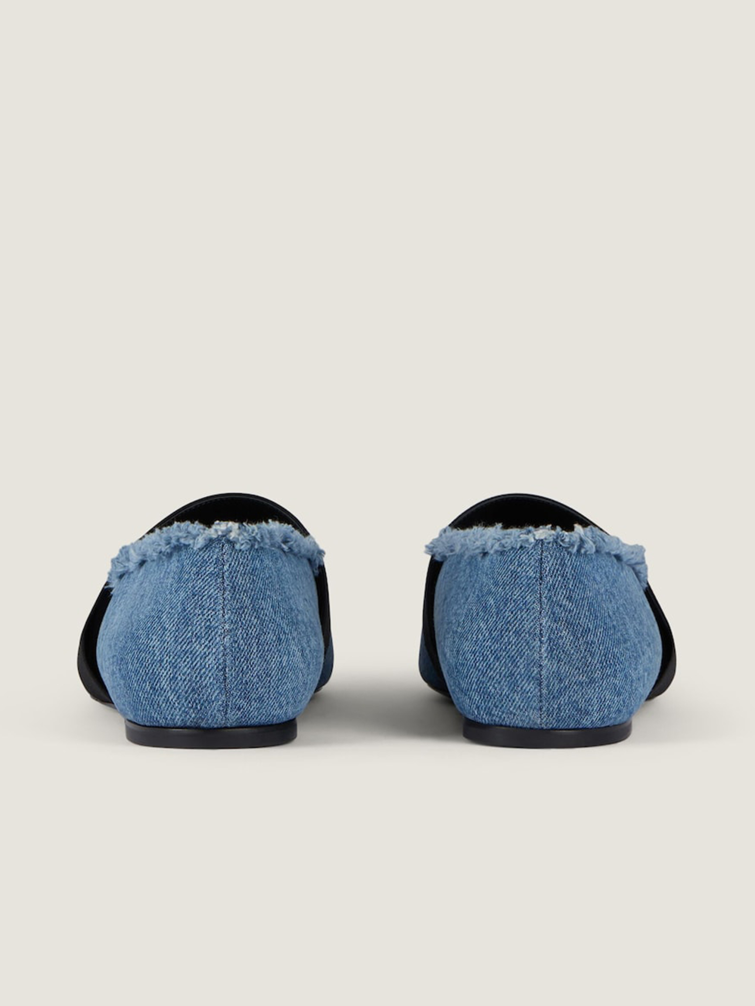 [Givenchy] Flat shoes SS26 BE5010E2G0457