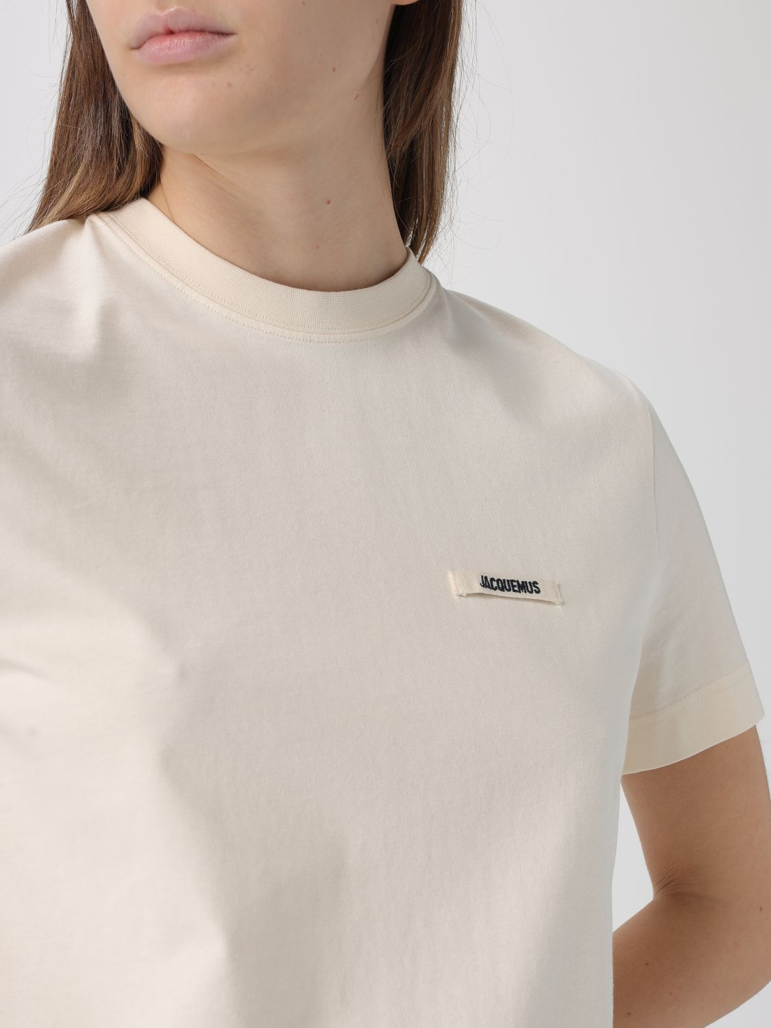 [JACQUEMUS] T-shirts Short Sleeve FW26 TSW00550AJ00029 131