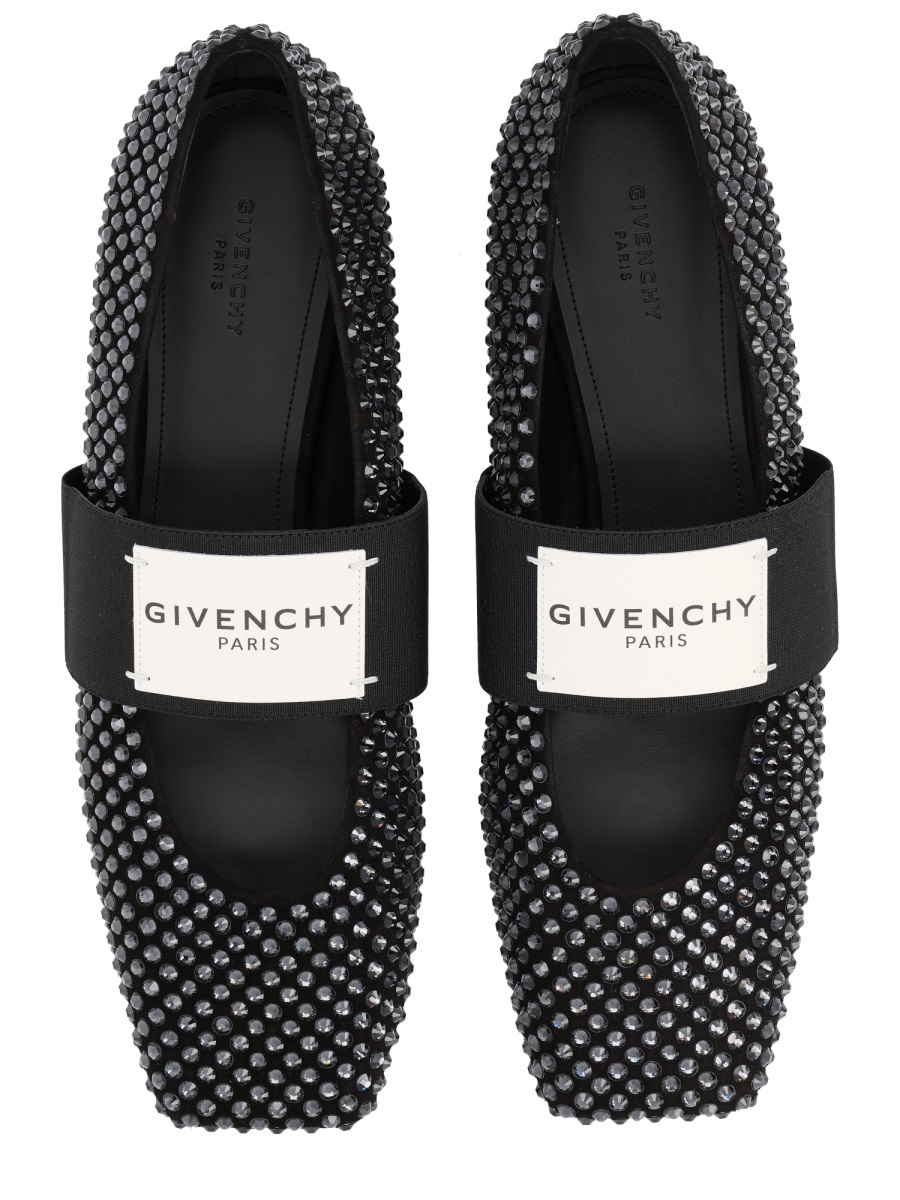[Givenchy] Flat shoes SS26 BE5010E2GU_001