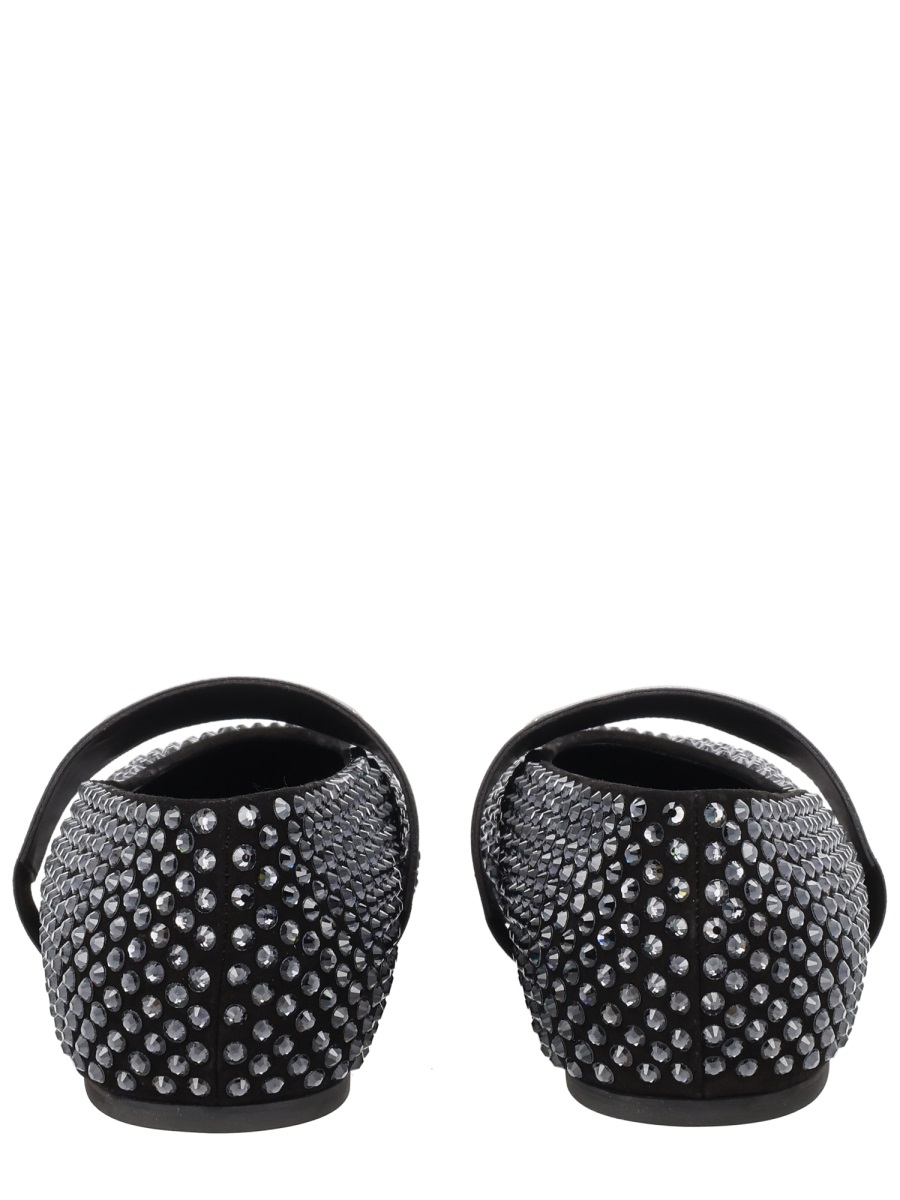 [Givenchy] Flat shoes SS26 BE5010E2GU_001