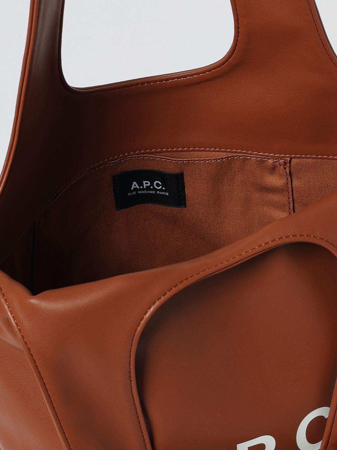 [A.P.C.] Bag FW26 PUAATM61861 CAD
