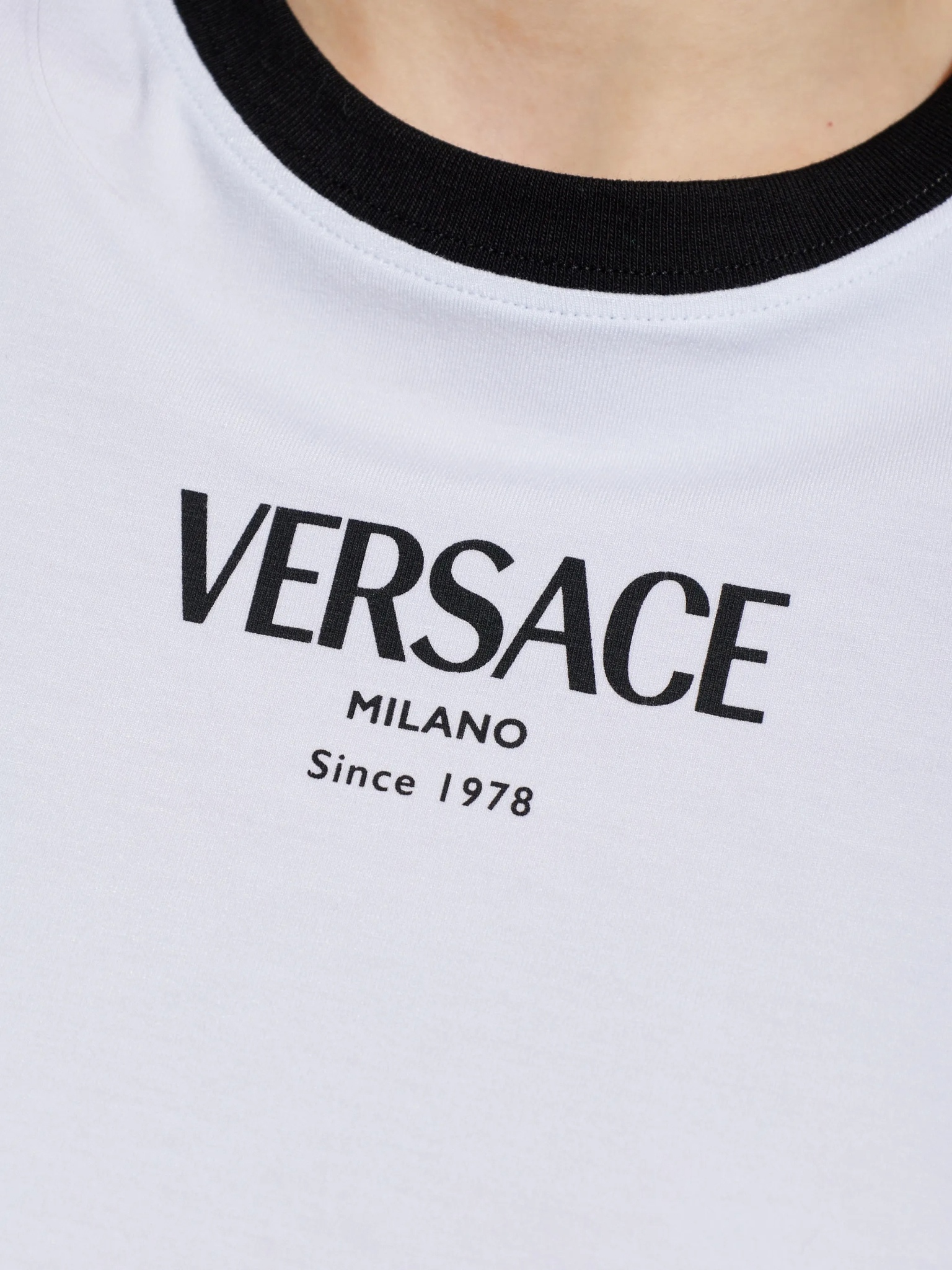 [Versace] T-shirts Short Sleeve FW26 1022656 1A16685