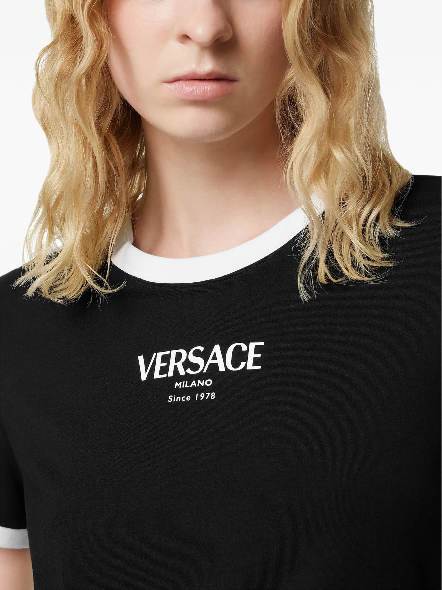 [Versace] T-shirts Short Sleeve FW26 1022656 1A16685
