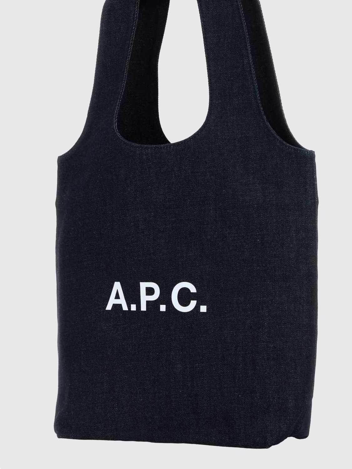 [A.P.C.] Shoulder bag FW26 COHIZM61861 IAI