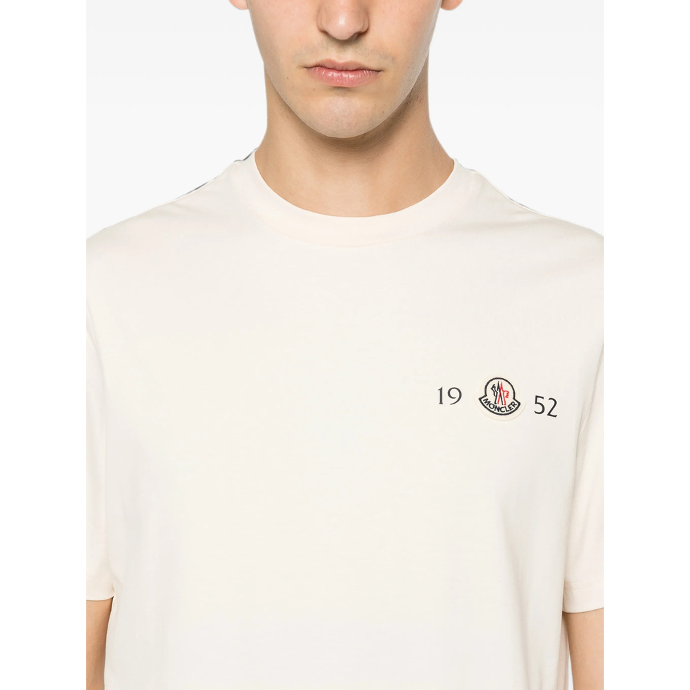 [Moncler] T-shirts Short Sleeve FW26 8790F 8C000-52 034