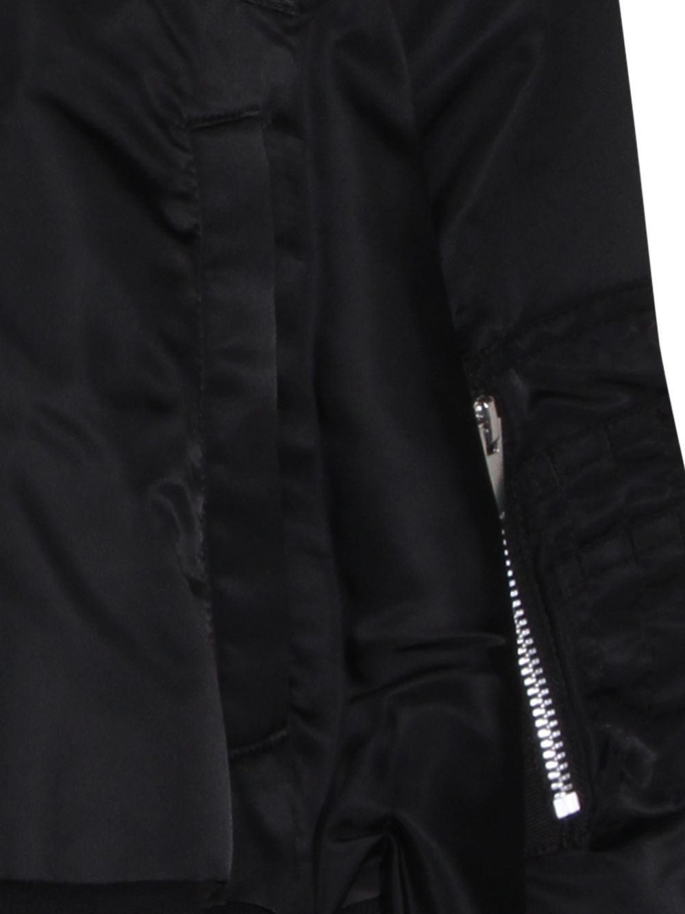SACAI 26-08304 001