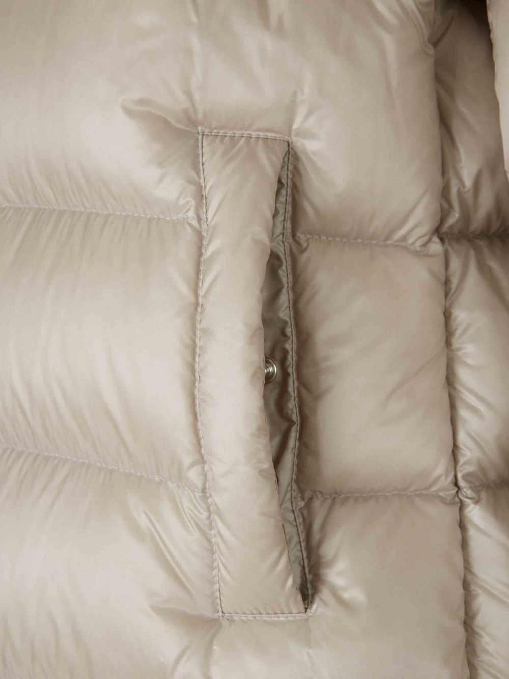 [Moncler] Down jacket FW26 L20931C00011597YG268