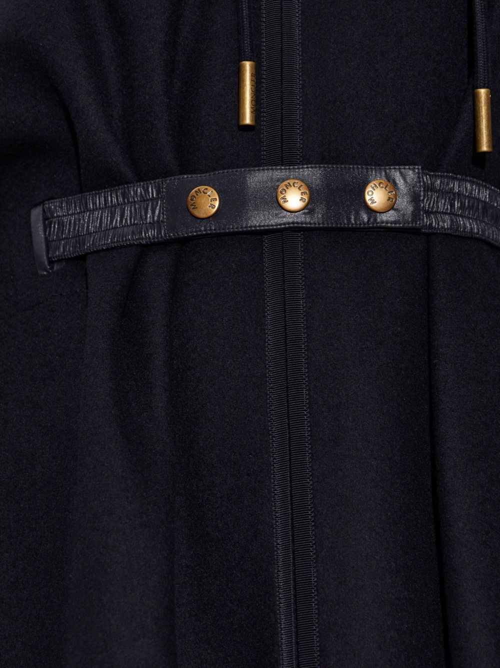 [Moncler] Cape FW26 L20933G00019599DP778