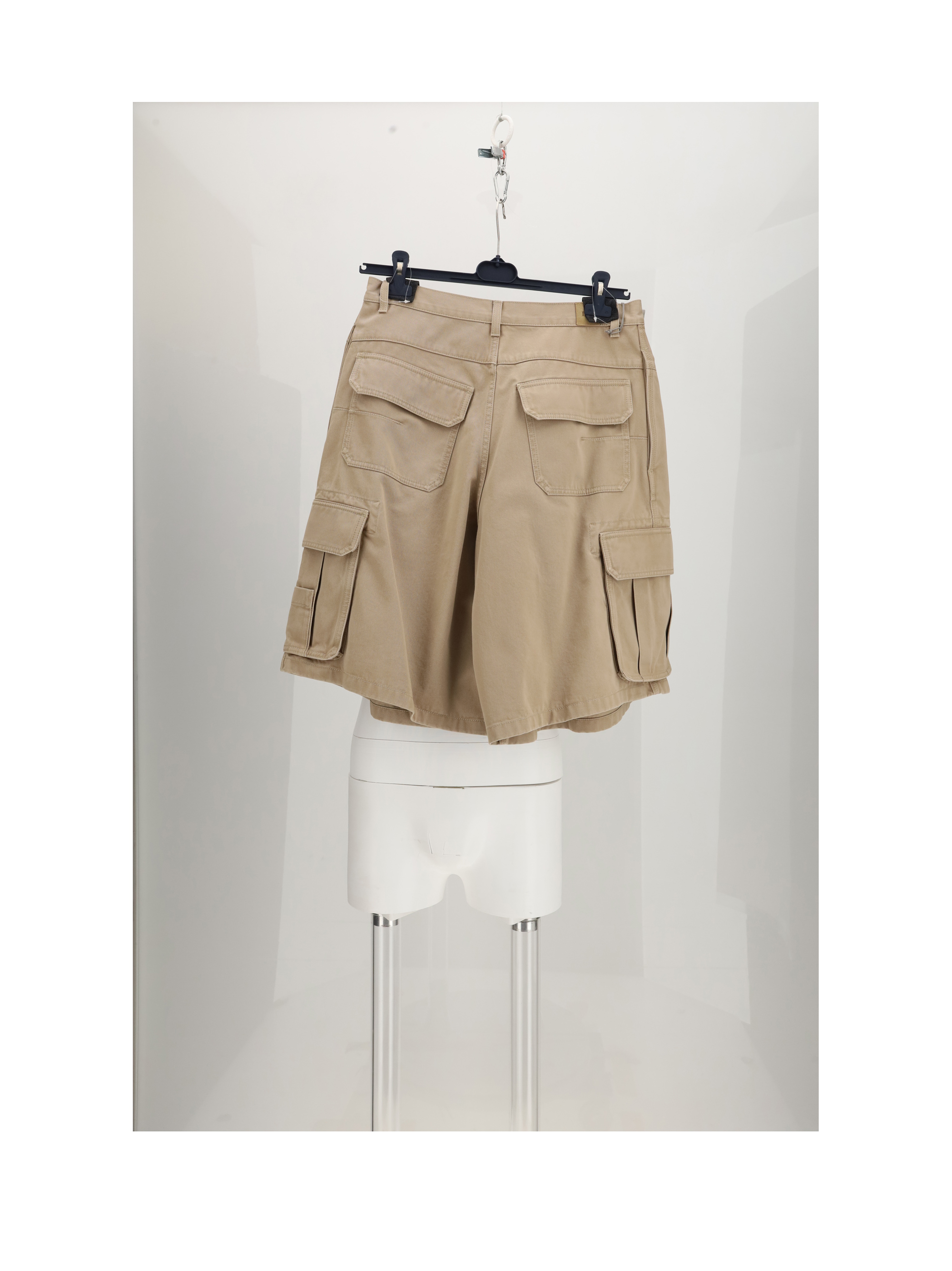 MUST BUY LOOK 59 BERMUDA STECCHE