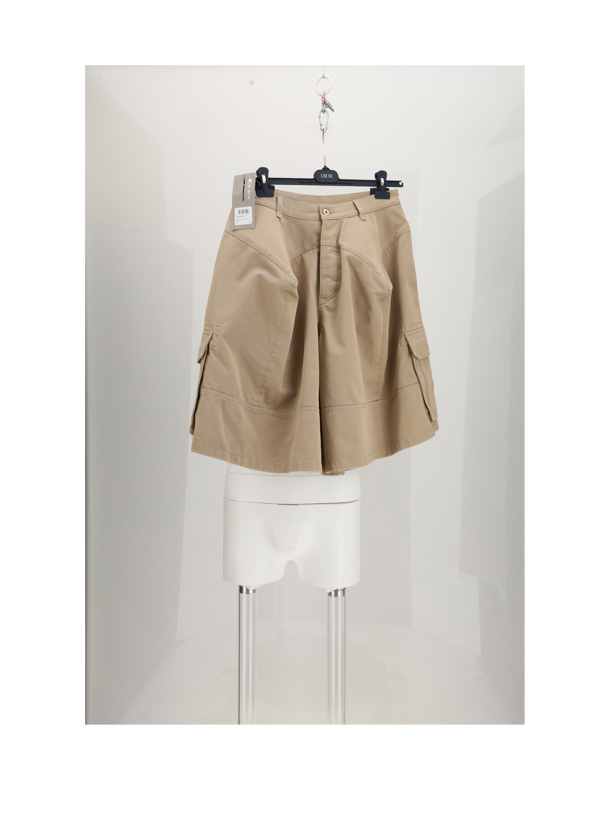 MUST BUY LOOK 59 BERMUDA STECCHE