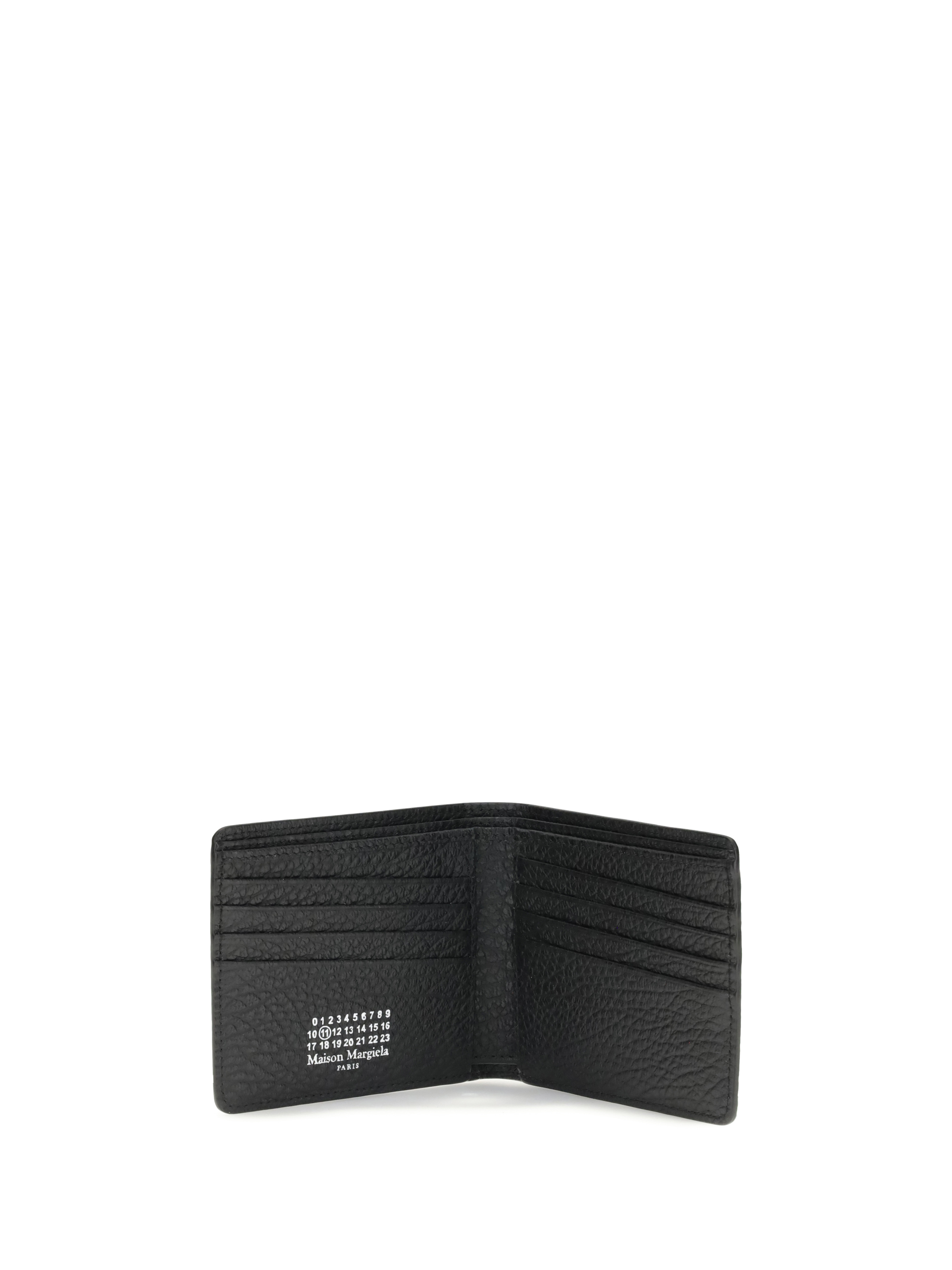 Wallet with iconic contrast stitched