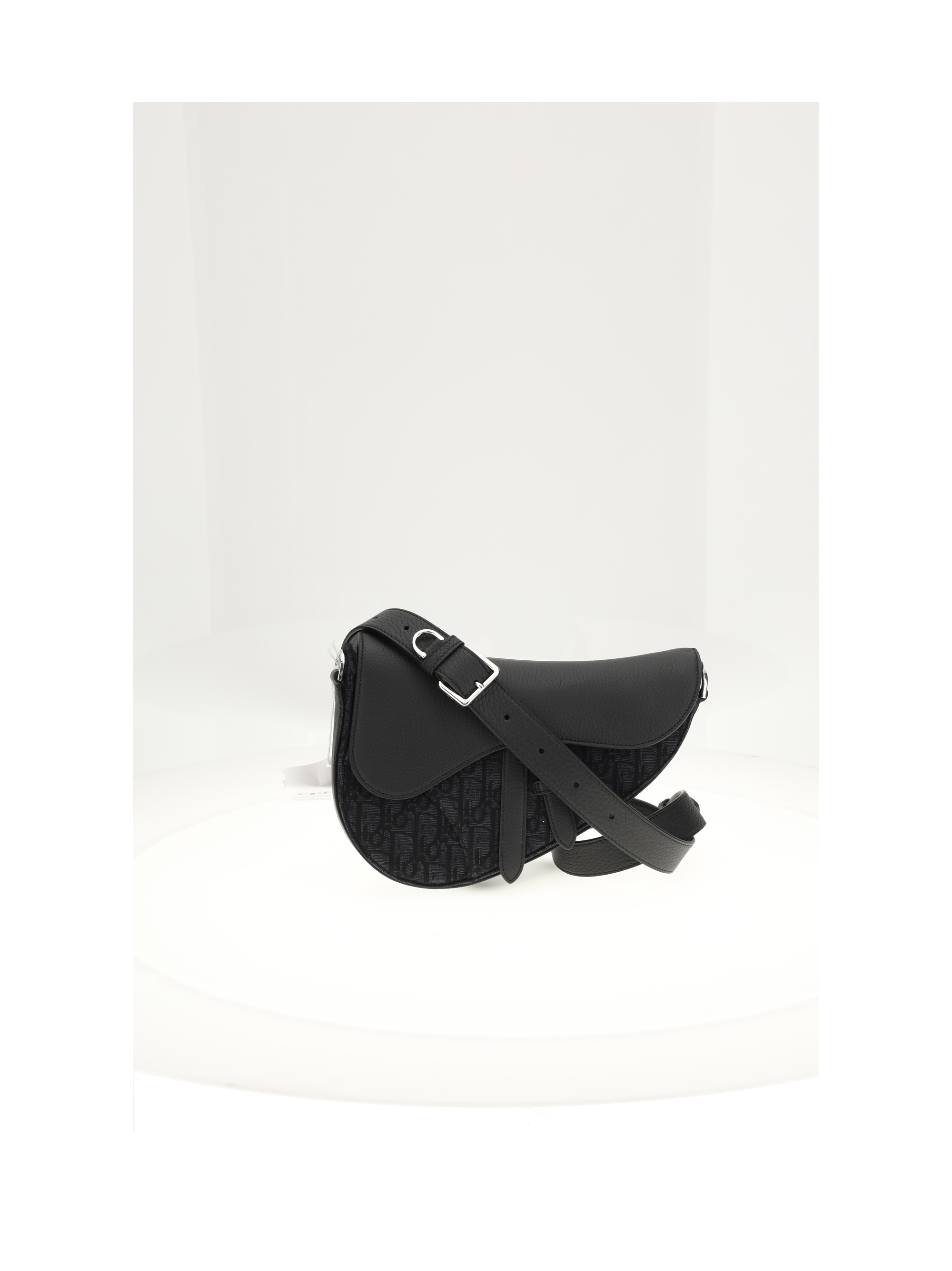 POUCH