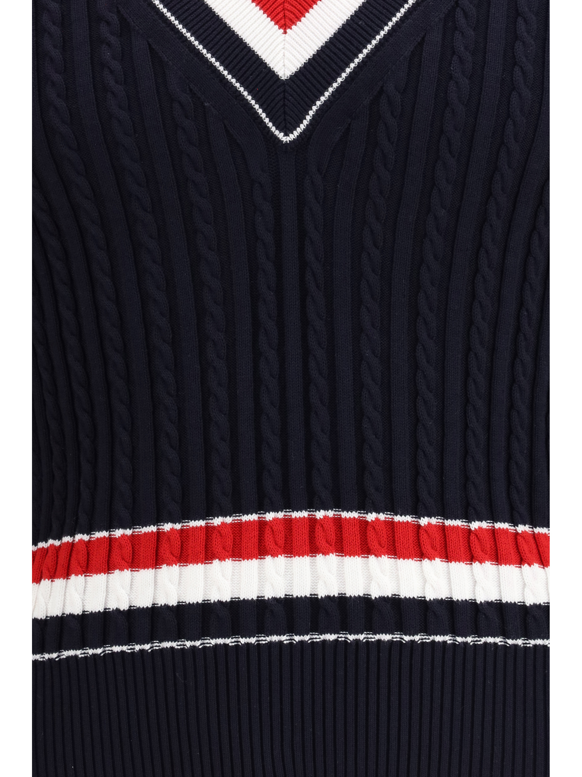 Intarsia cable-knit V-neck Sweater