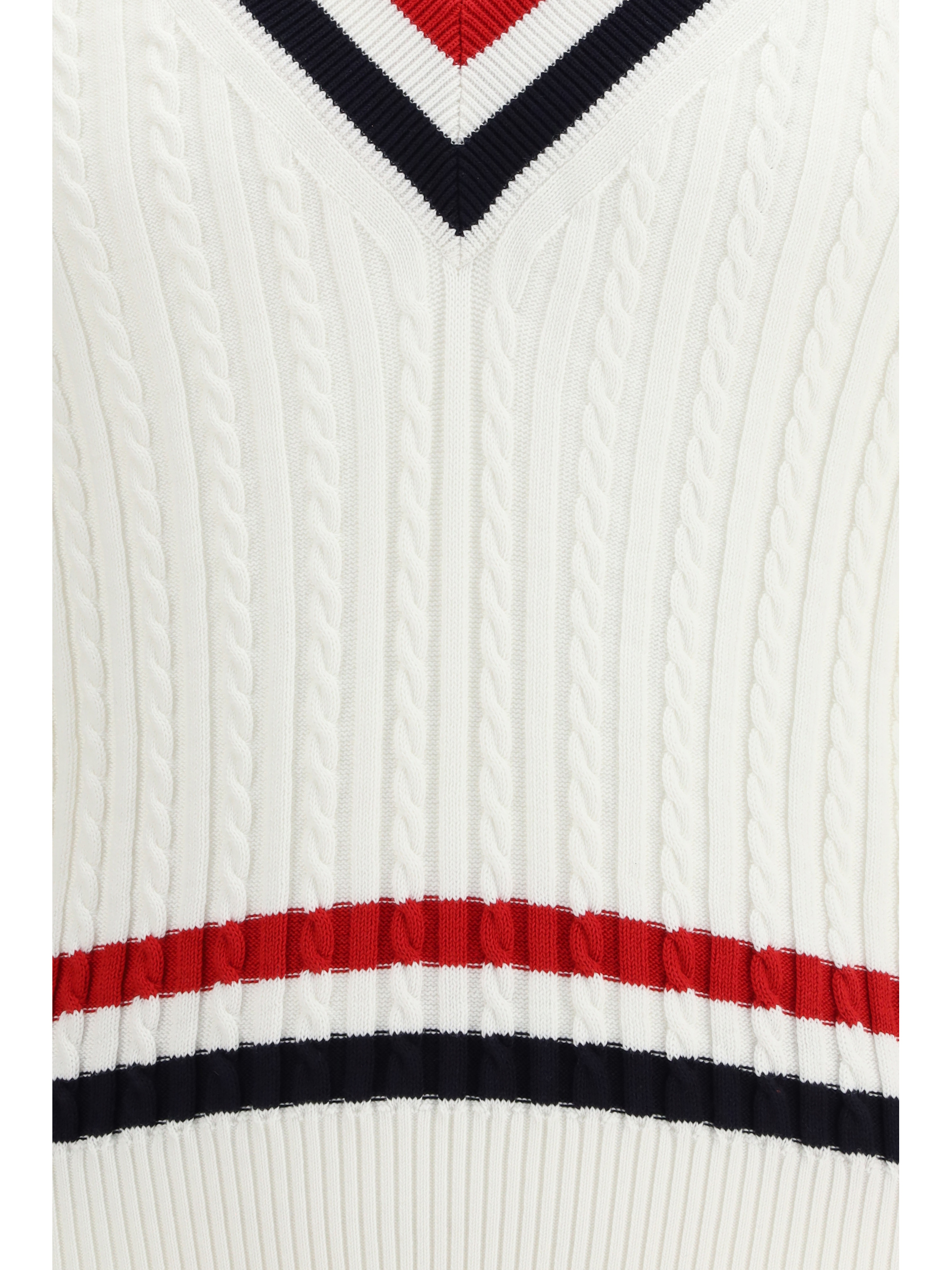 Intarsia cable-knit V-neck Sweater