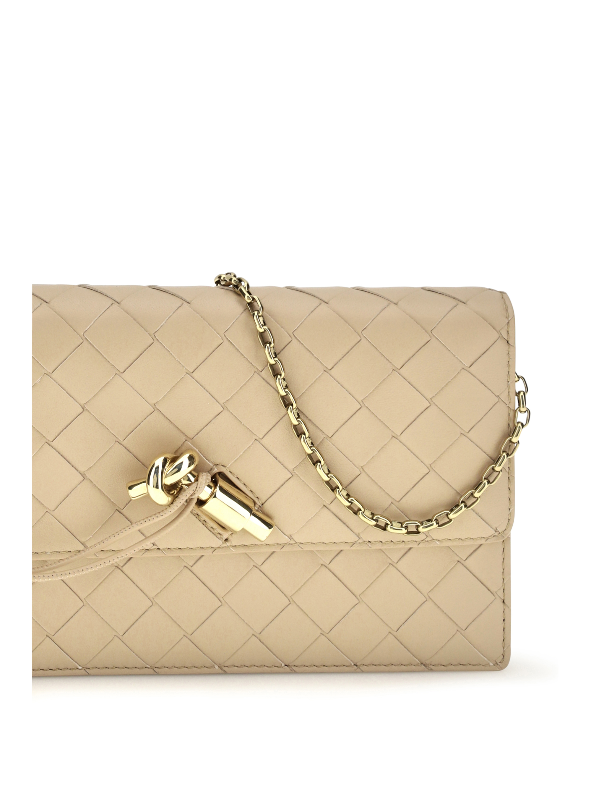 Andiamo Pouch on Chain