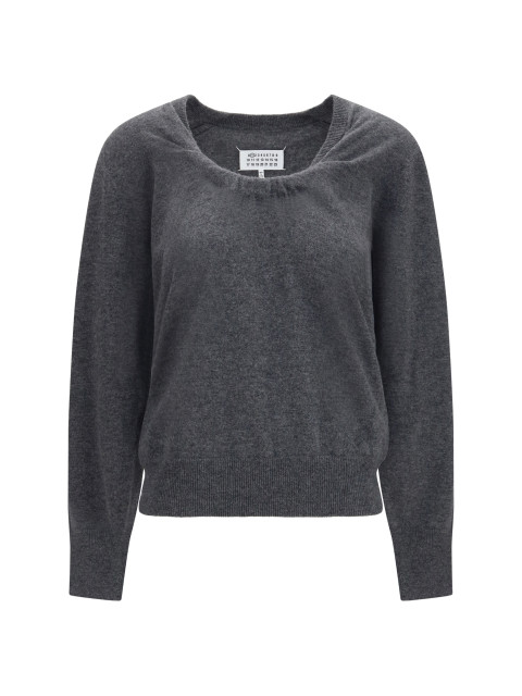 Wool Sweater with gathered neckline