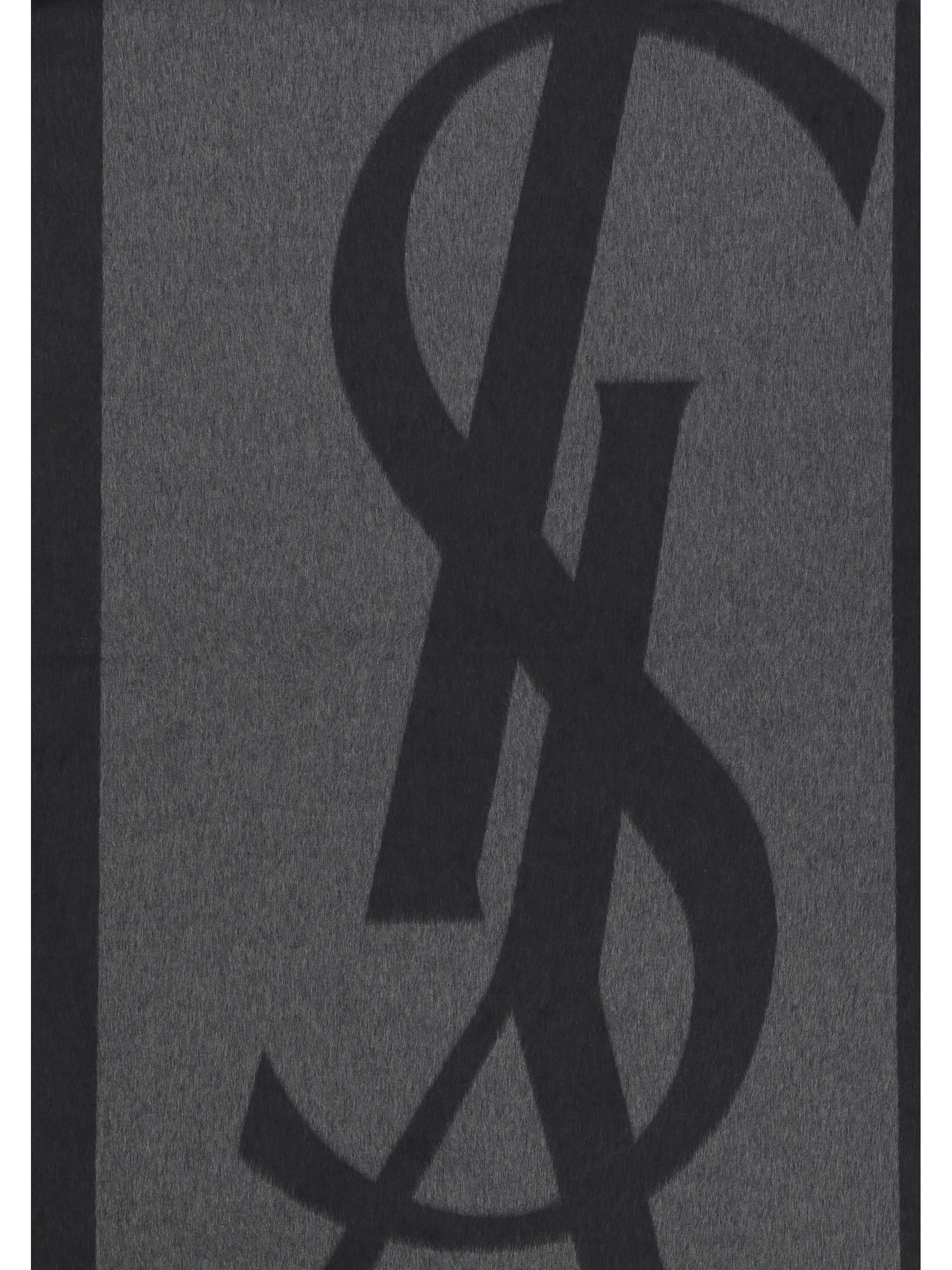 Cassandre Scarf