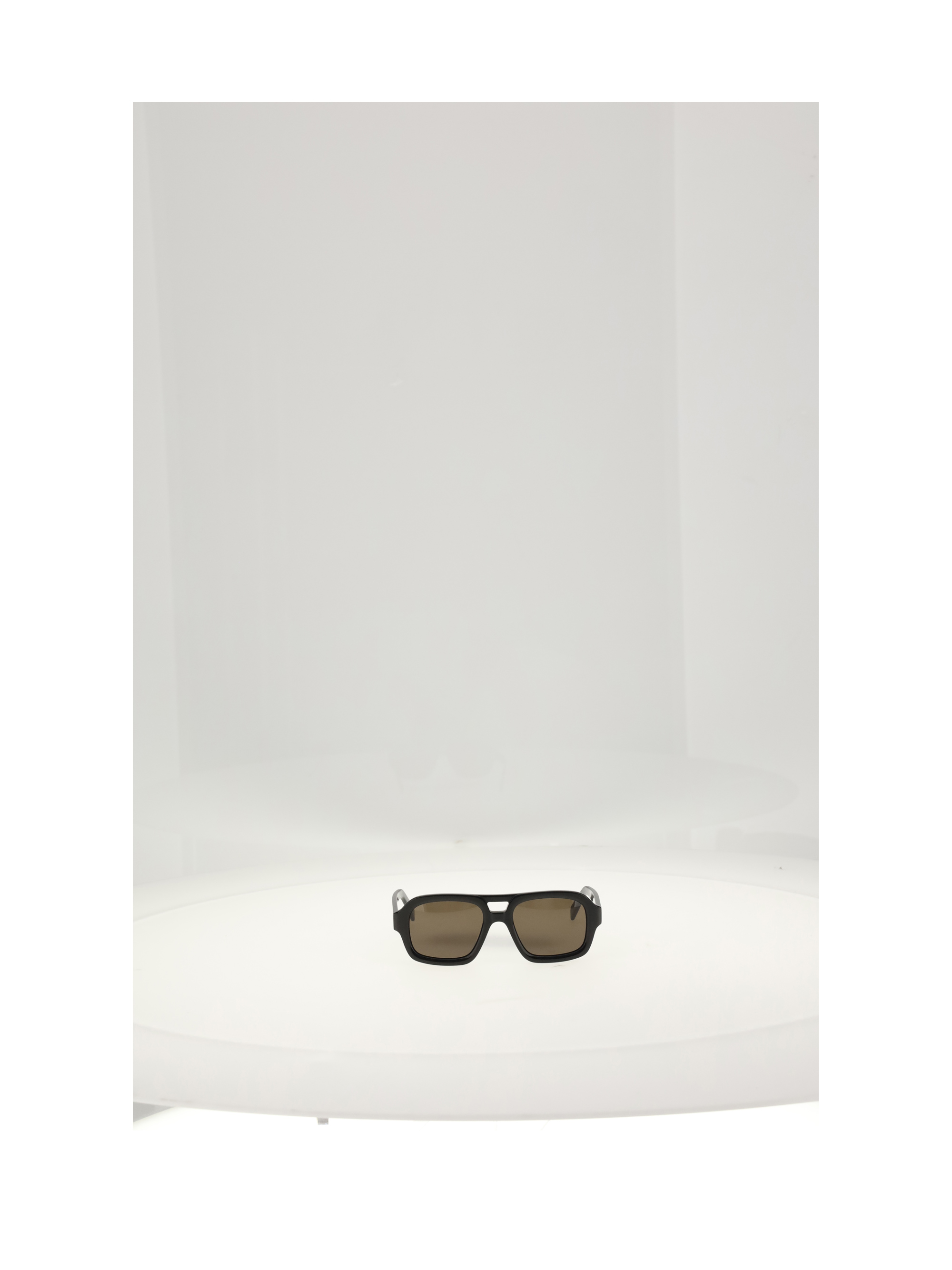 BLACK FRAME 62