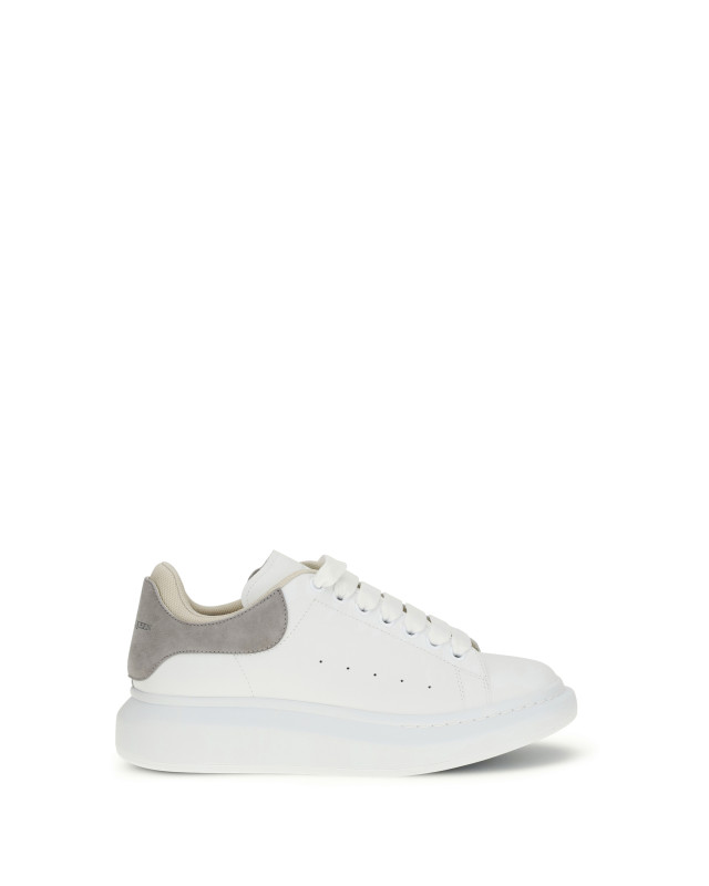 Oversized Sneakers with suede heel tab