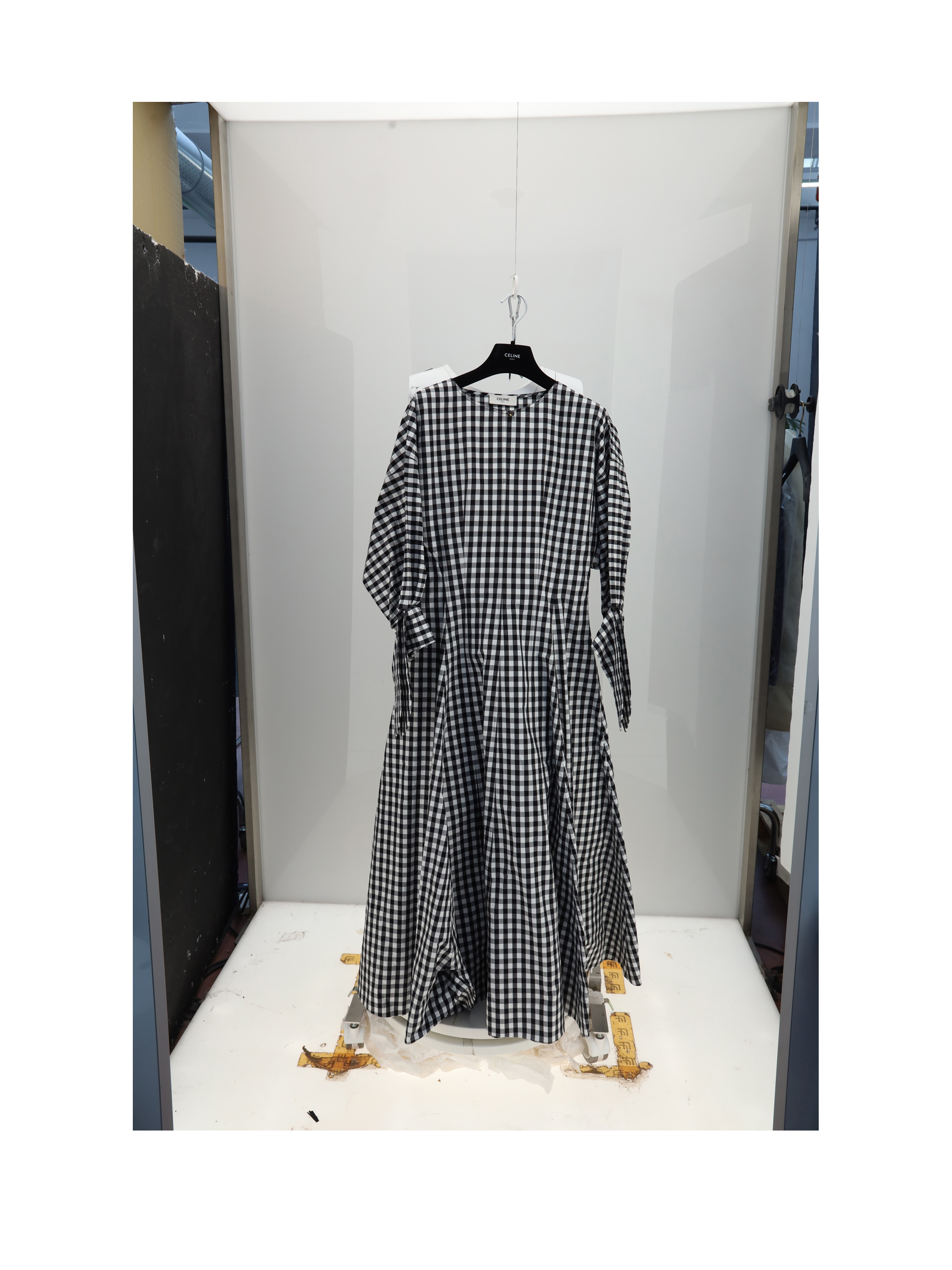 DRESS
