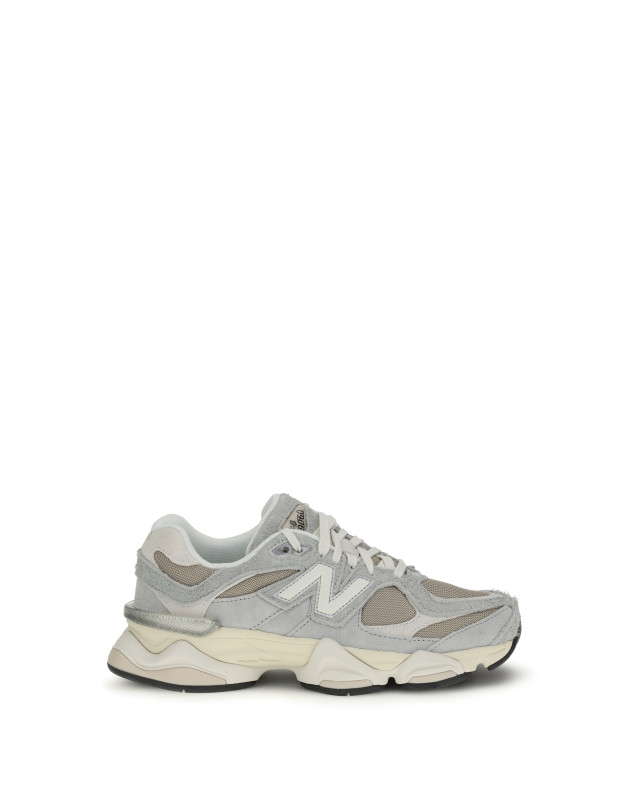 9060 Sneakers