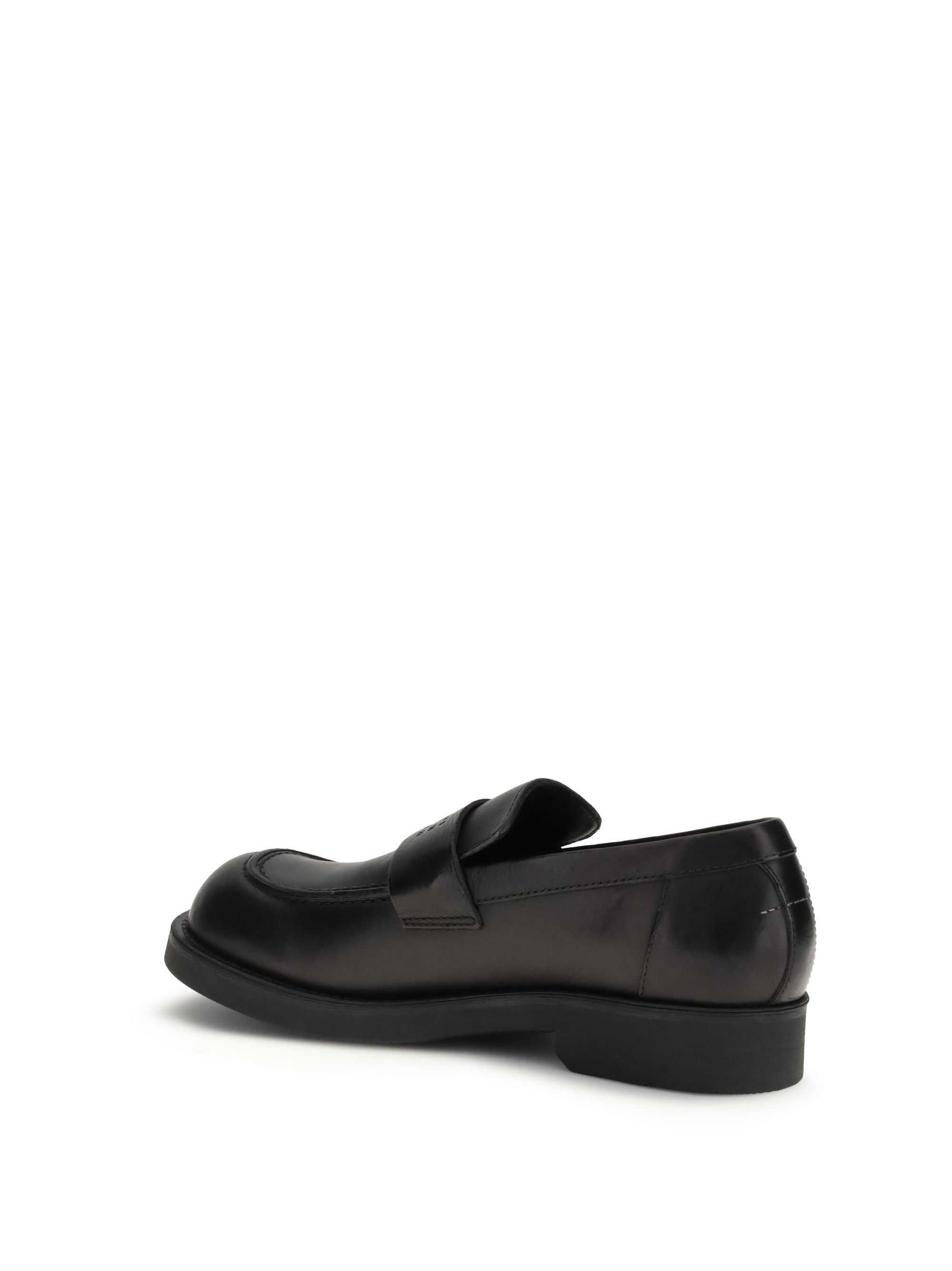 Loafers with visible topstitching