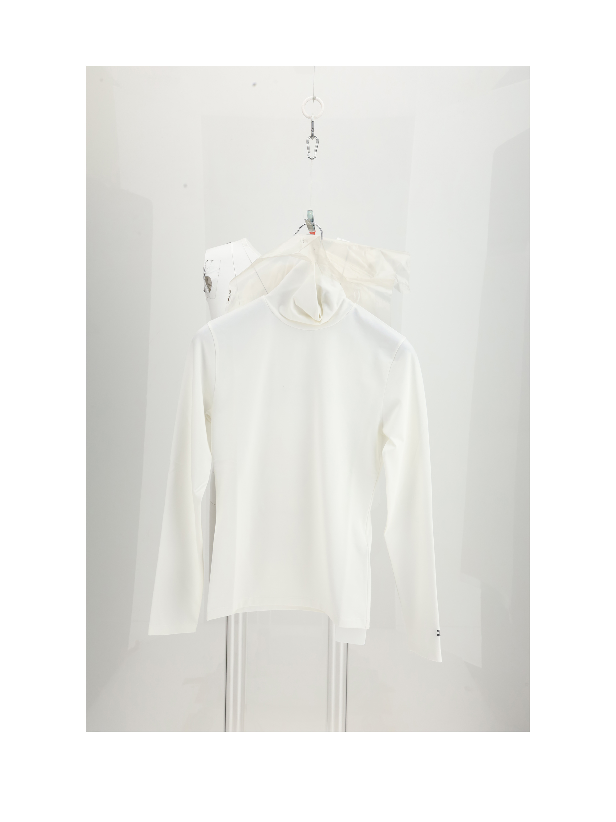 HIGH NECK TOP