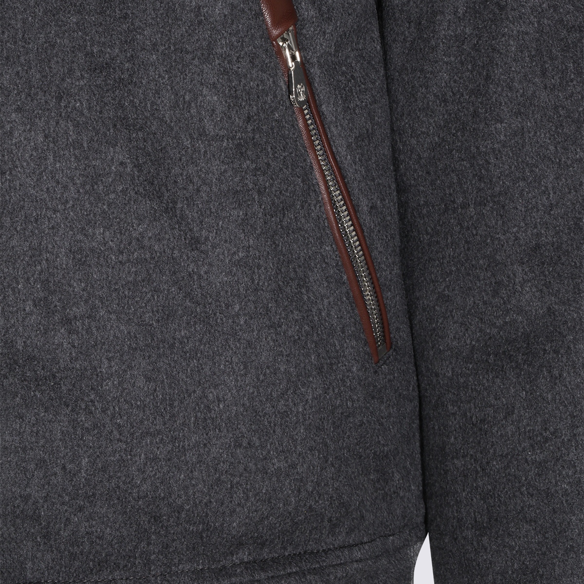 [Brunello Cucinelli] Down Jacket FW26 MM4701606CNV62