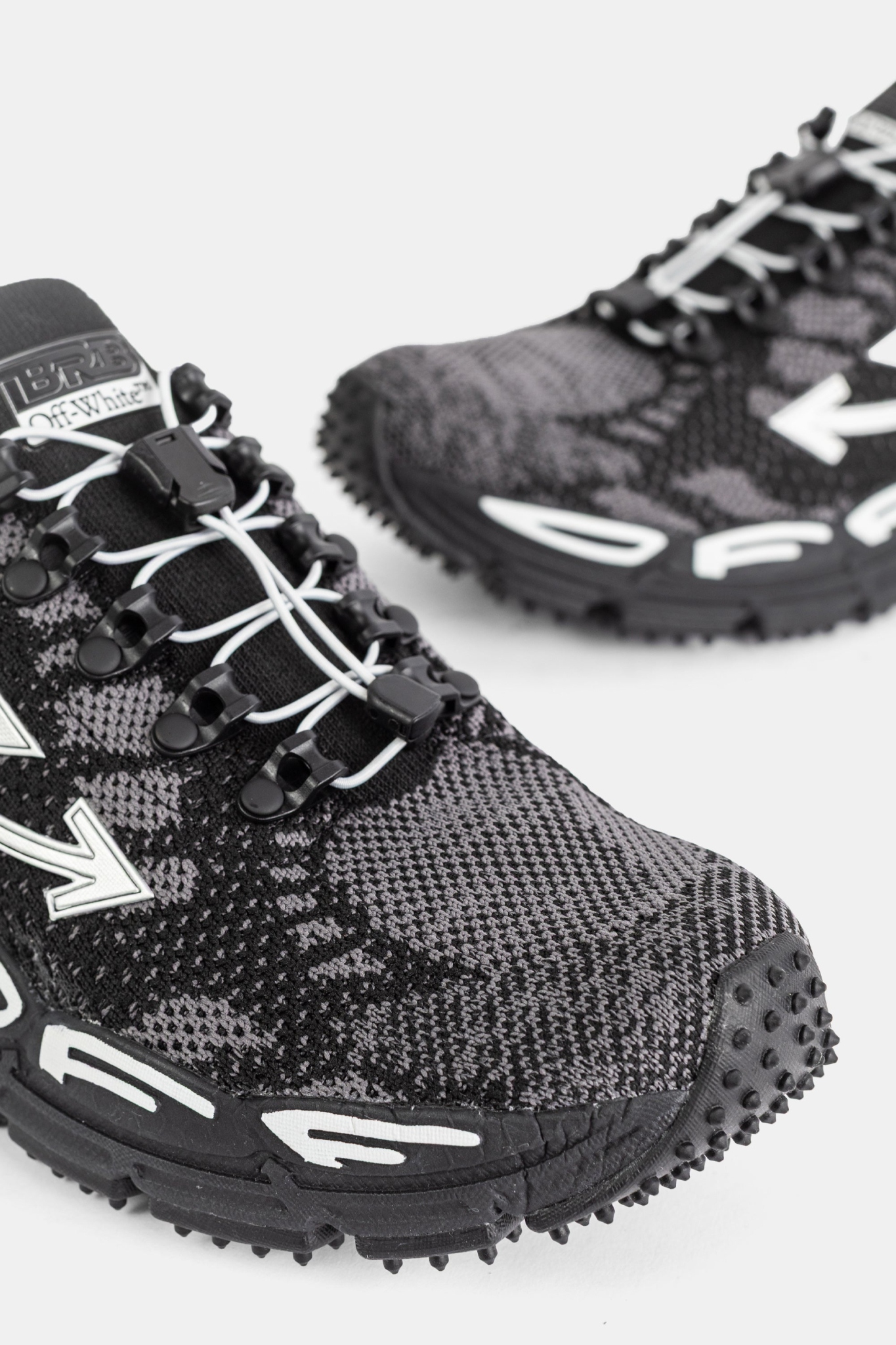 [Off-White] Sneakers FW26 OF06207001