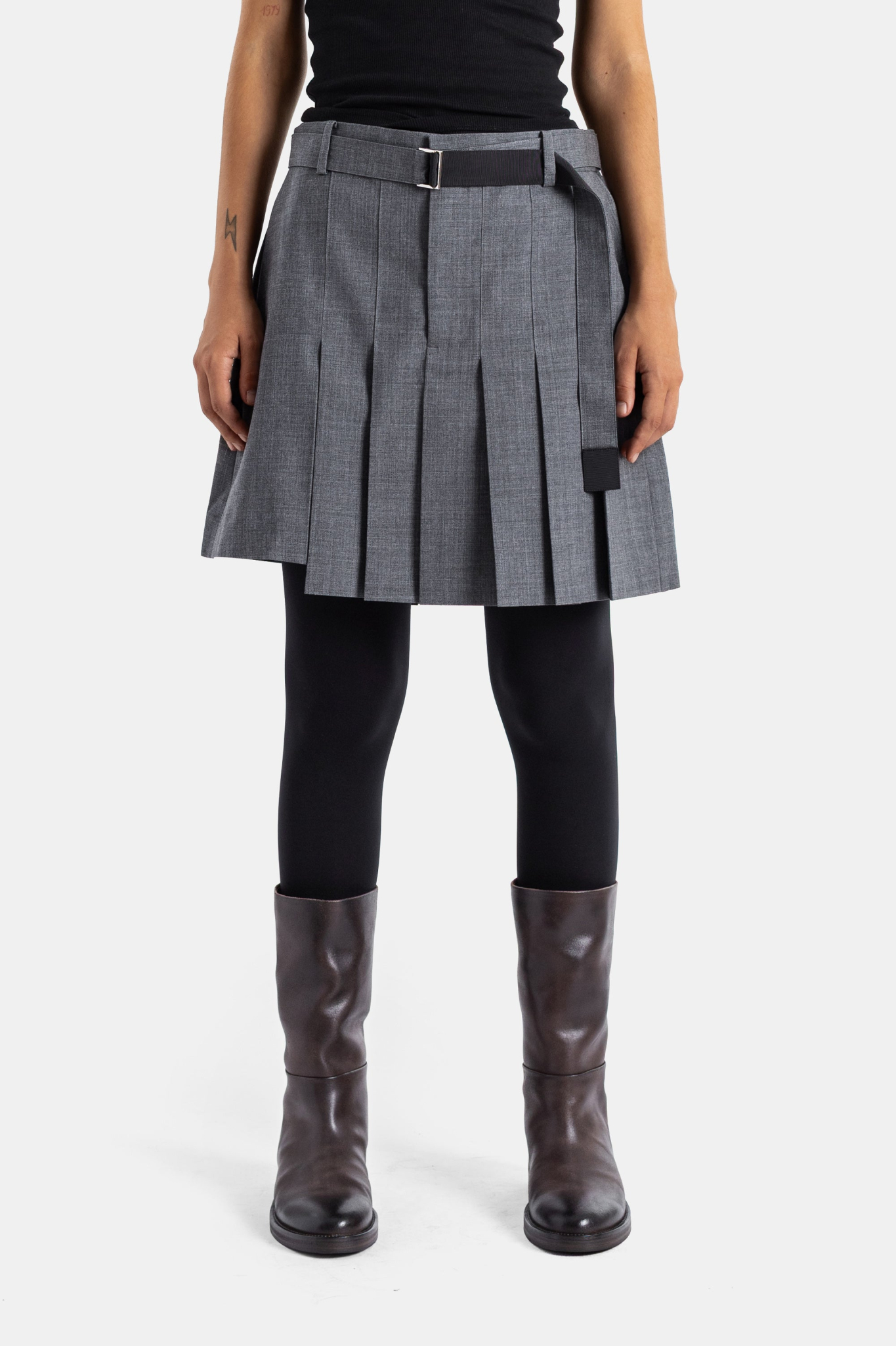 [Sacai] Shorts FW26 26-08573