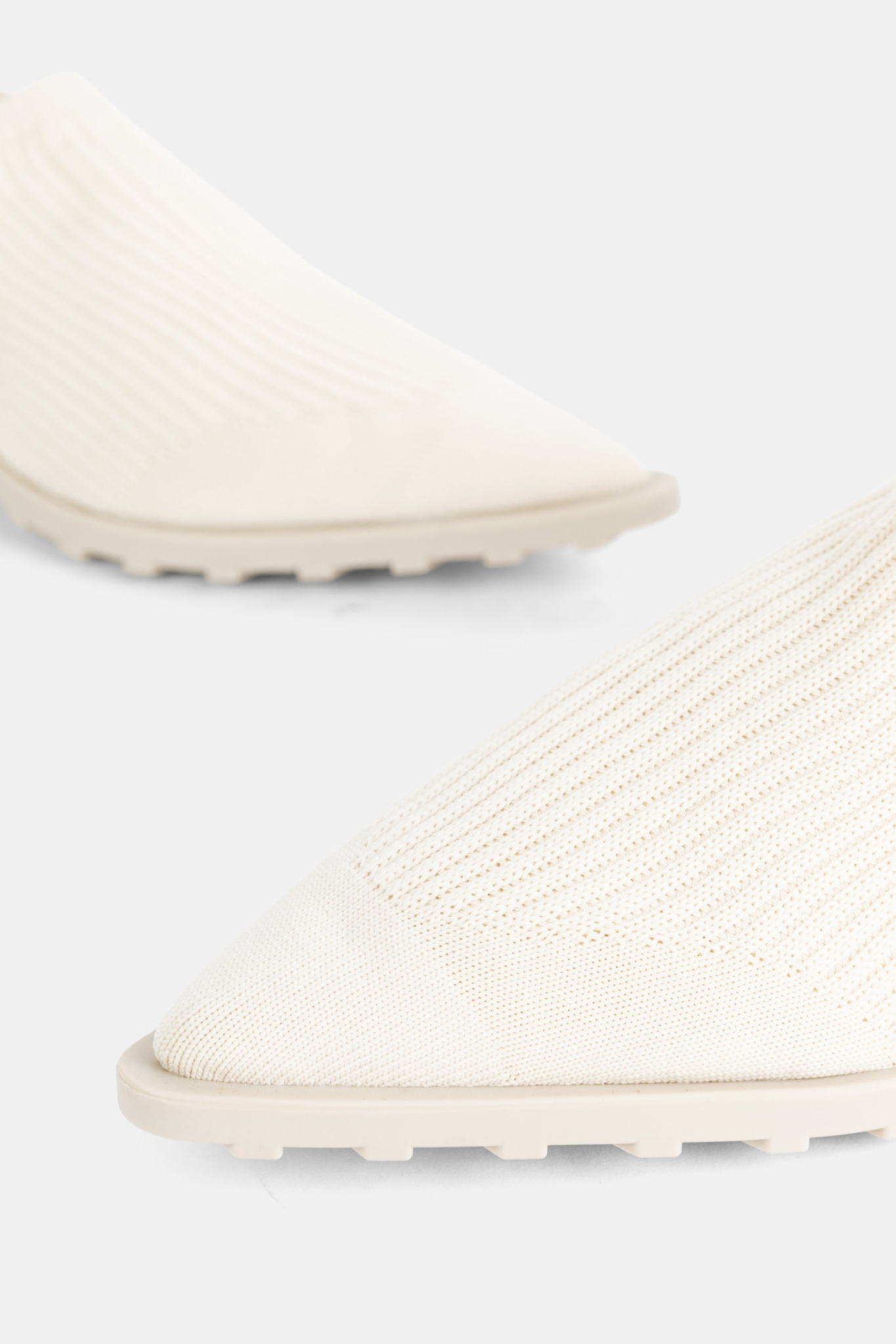 [CAMPER] Pumps FW26 K201998-001