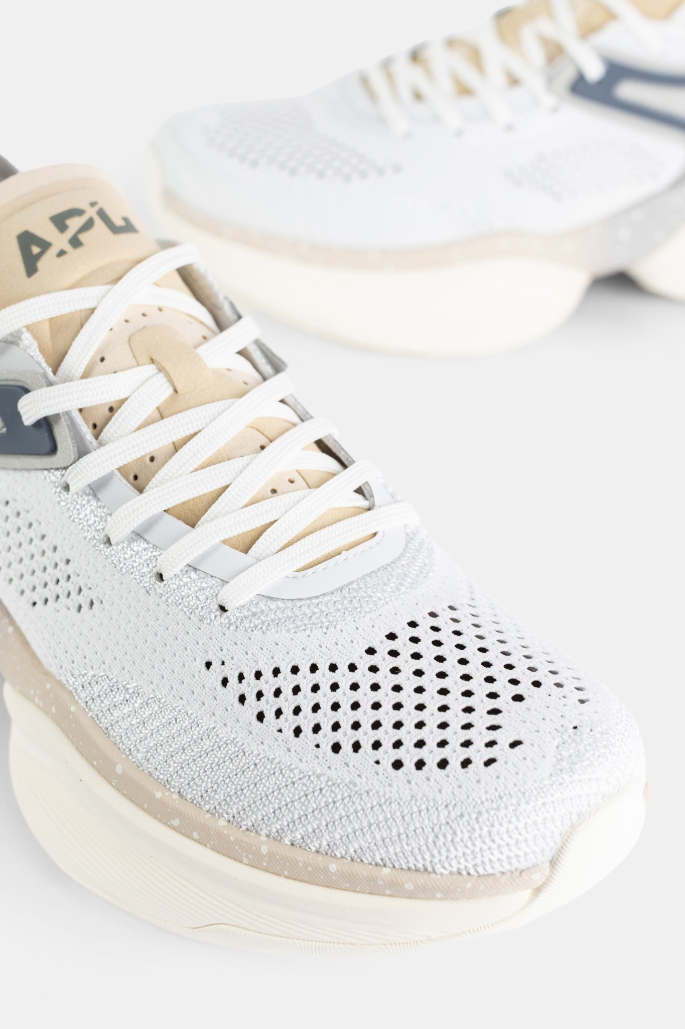 [APL] Sneakers FW25 1-2-014-225-099