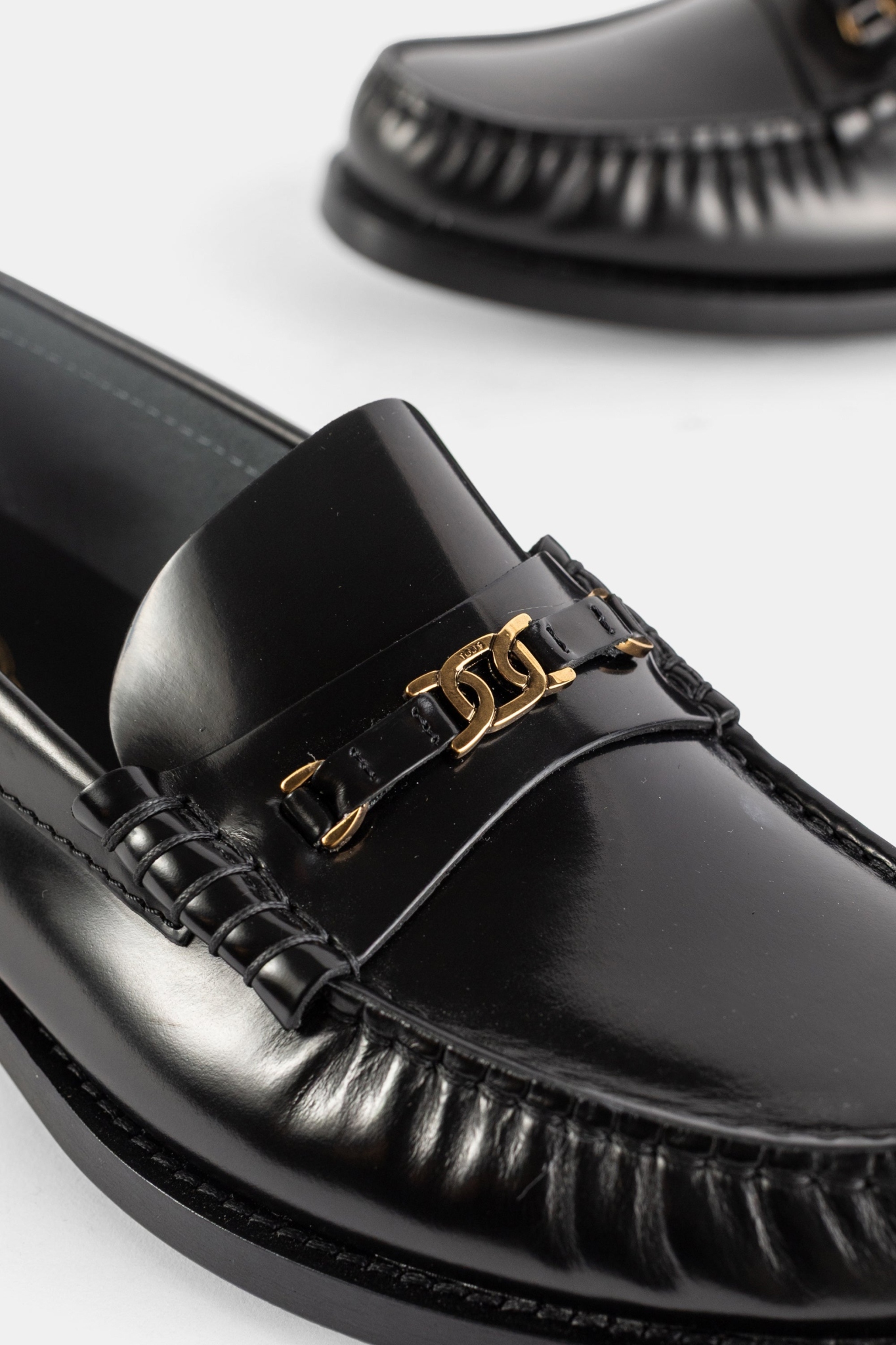 [Tod's] Moccasins FW24 XXW34L0IO90AKT