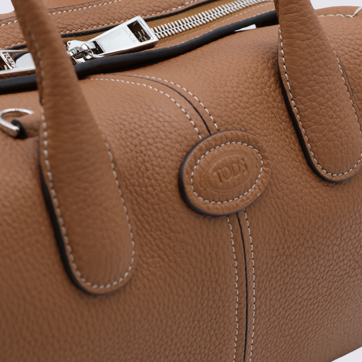 [Tod's] Shoulder bag FW26 XBWDBKH0200XGAS410
