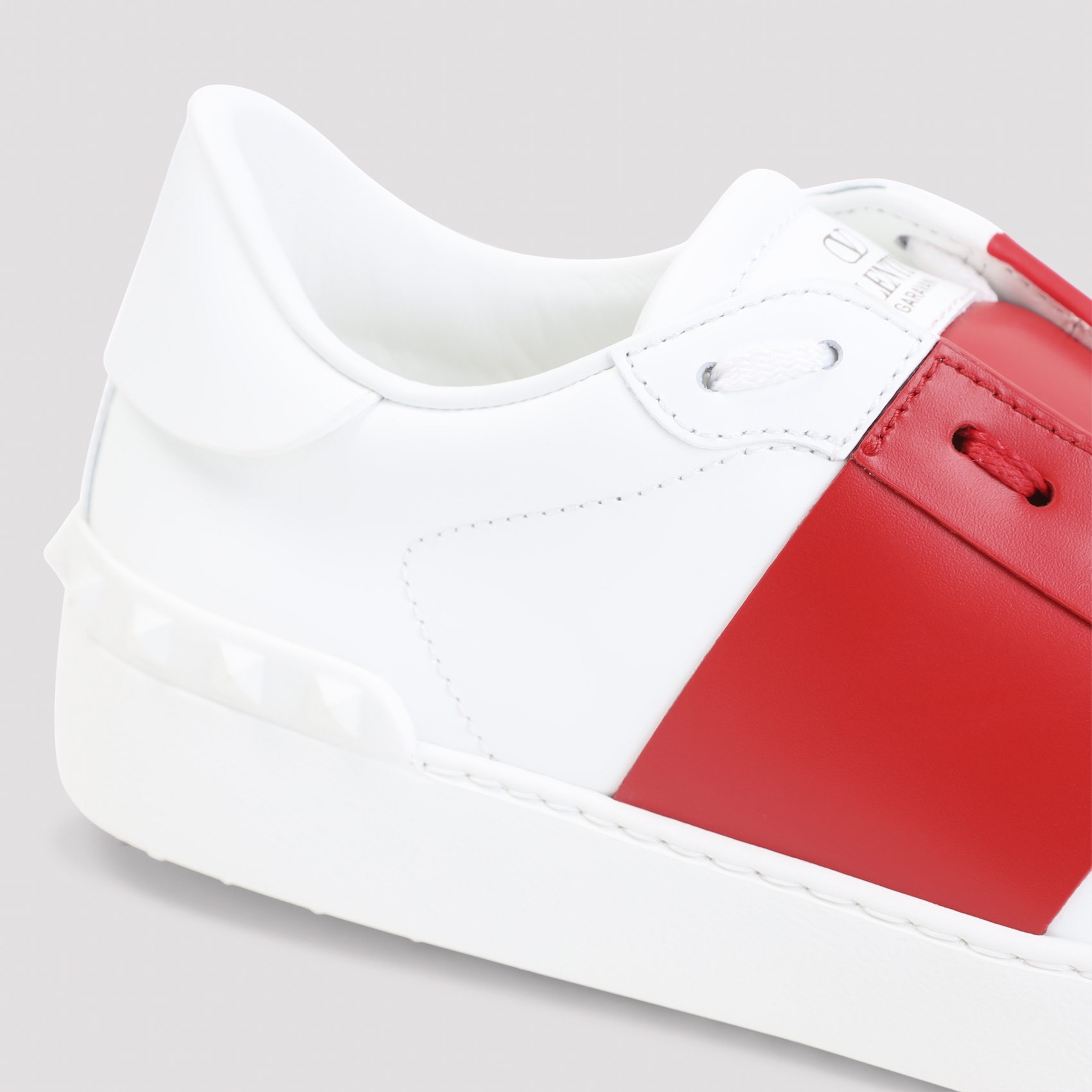 [Valentino Garavani] Sneakers FW26 8W2S0781BLU