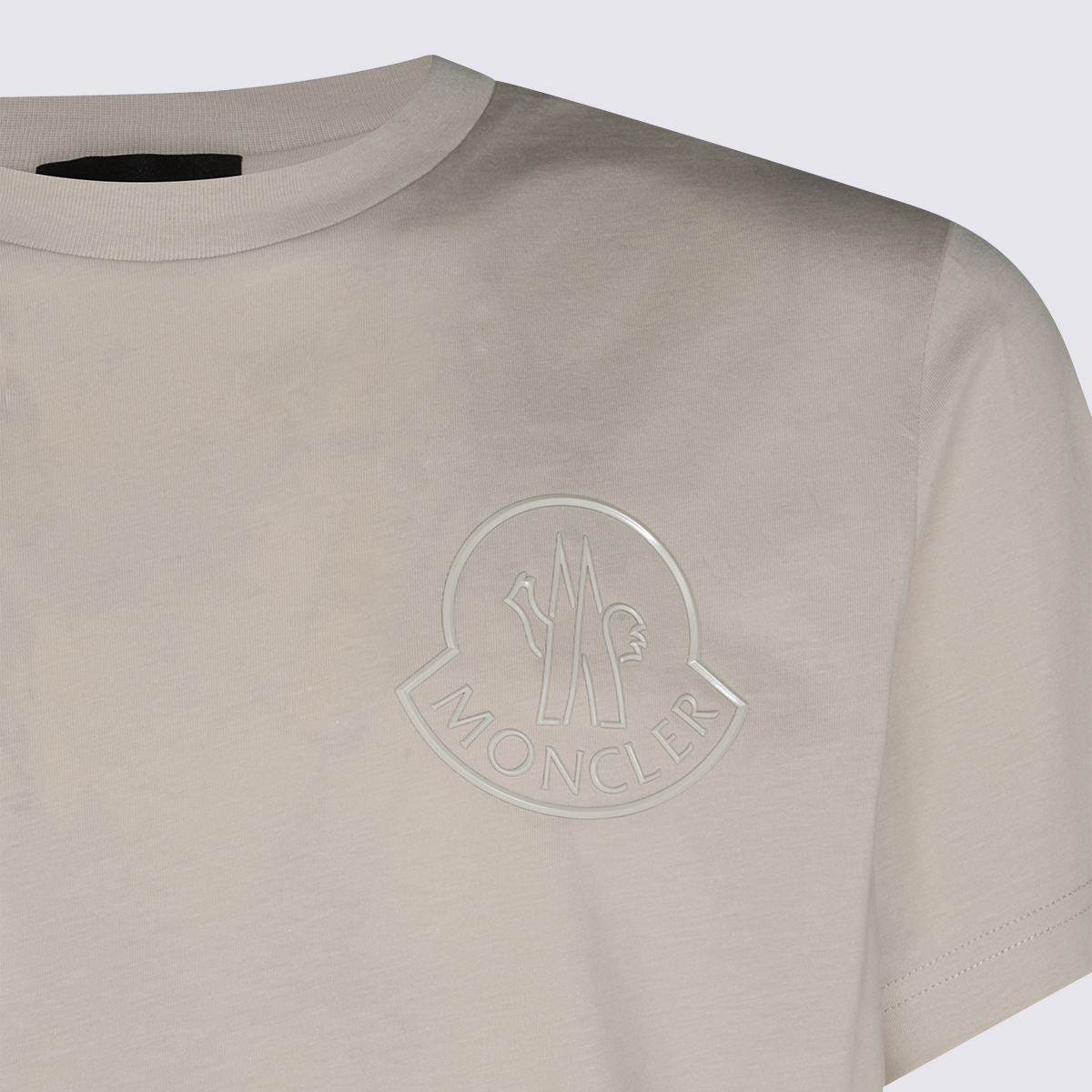 [Moncler] T-shirts Short Sleeve FW26 L20918C0003789AYW204