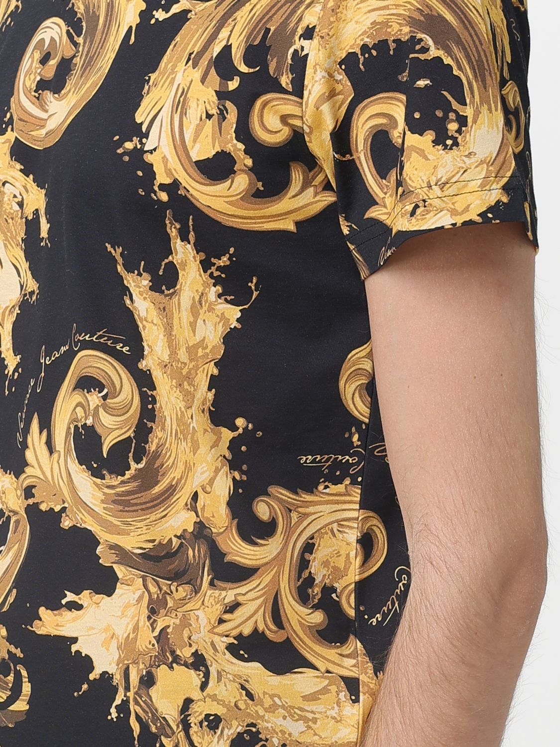 [VERSACE JEANS COUTURE] T-shirts Short Sleeve SS26 80GAH6S0JS543 G89