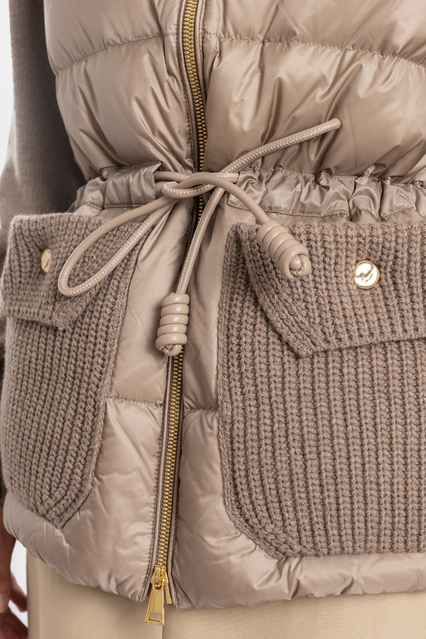 [Moncler] Cardigan FW26 L2093 9B00017 - M4281