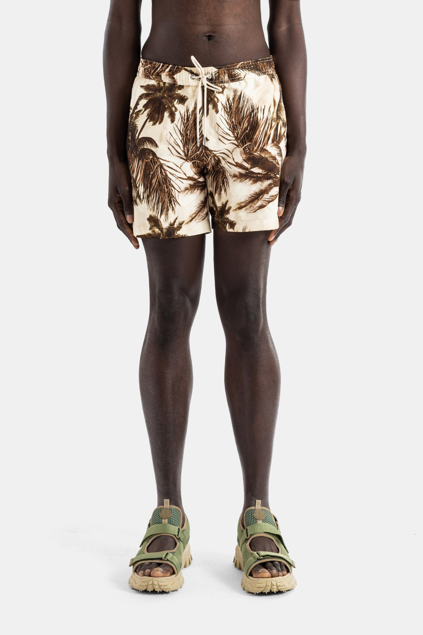 [Moncler] Shorts SS26 L1091 2C00007 - M9777
