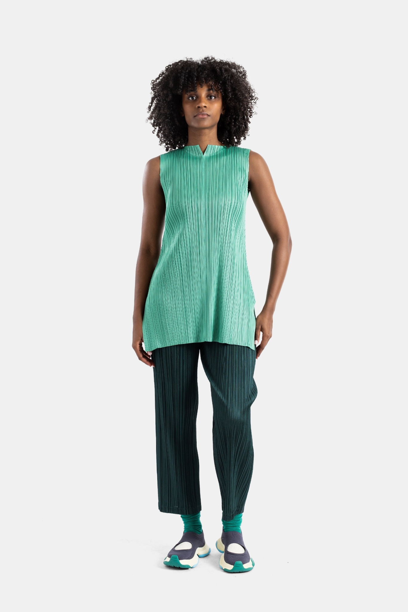 [PLEATS PLEASE ISSEY MIYAKE] Trousers SS26 PP66JF381