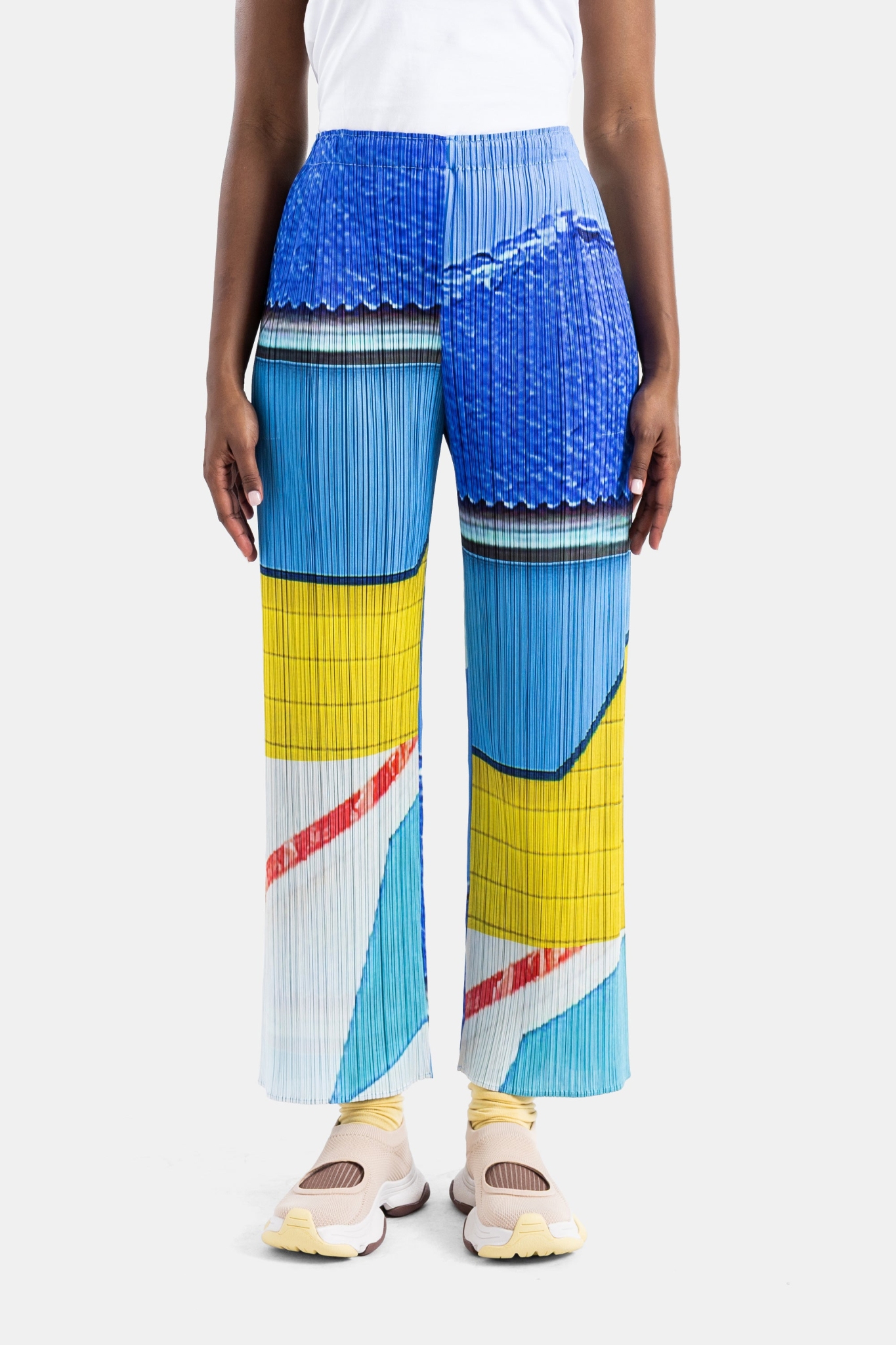 [PLEATS PLEASE ISSEY MIYAKE] Trousers SS26 PP66JF674