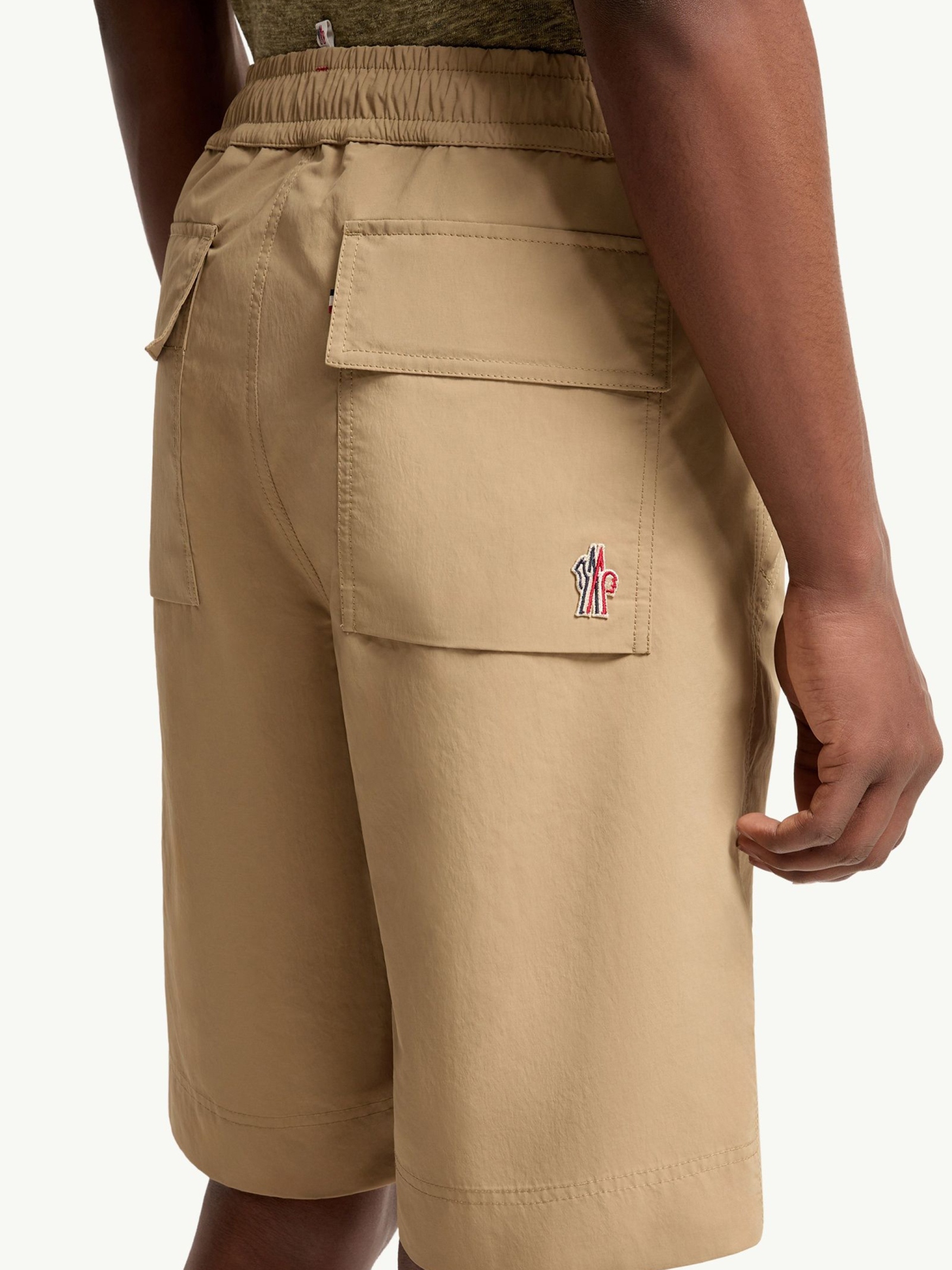 [Moncler] Shorts SS26 L10972B00003597SL23L