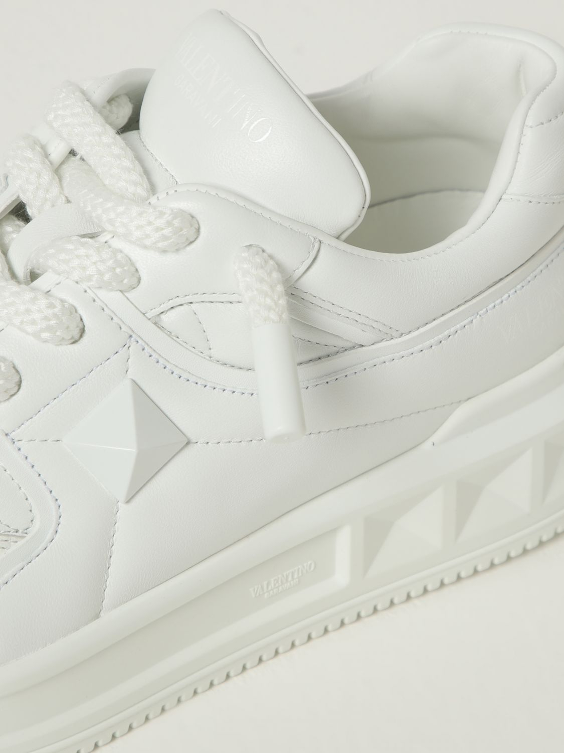 [Valentino Garavani] Sneakers SS26 7Y2S0G37XTM 0BO