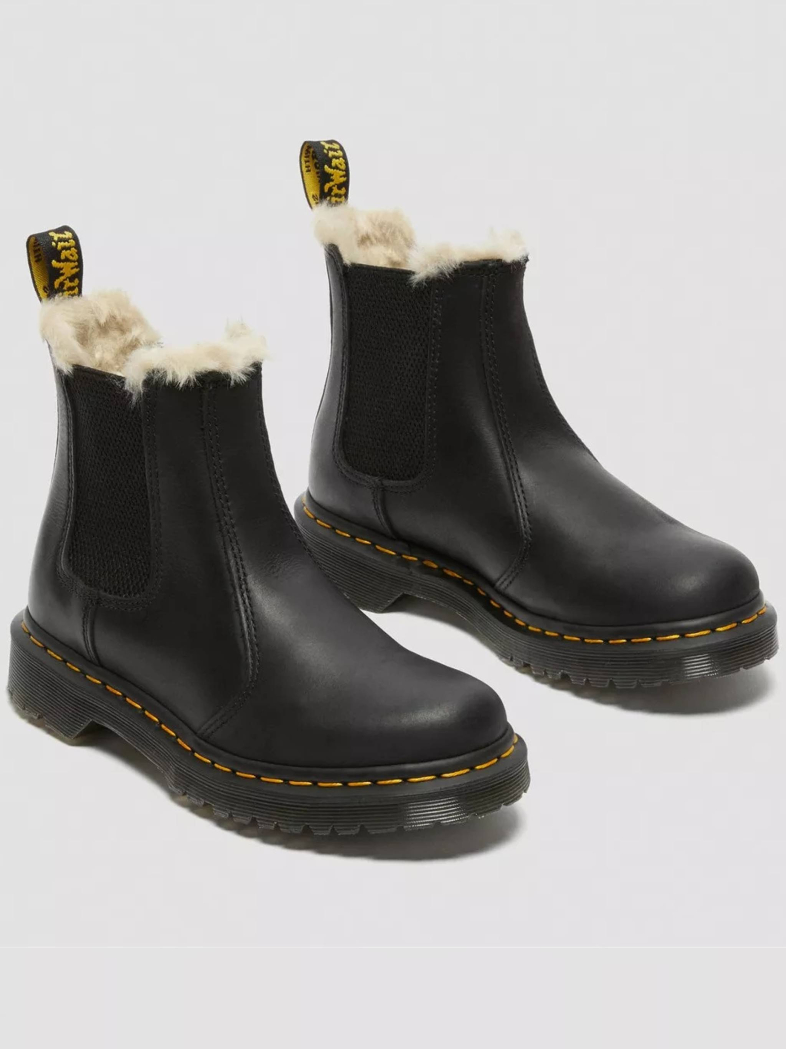 [Dr. Martens] Boots FW26 21045001