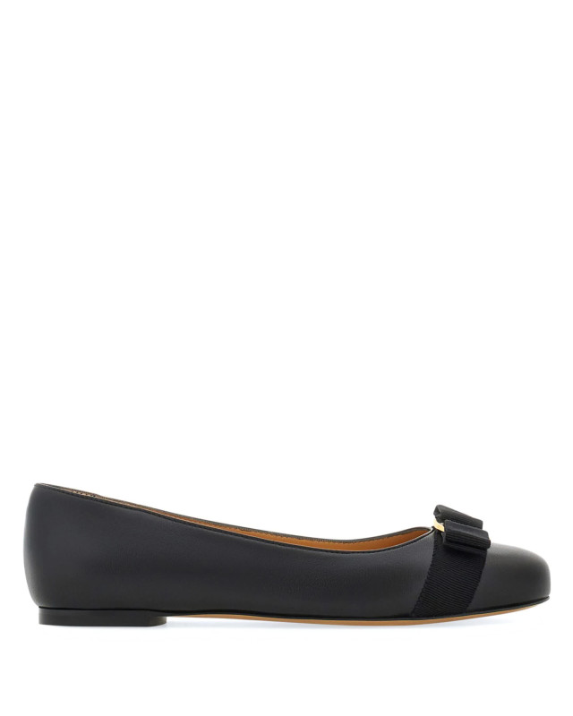 [Salvatore Ferragamo] Flat shoes FW26 0775746