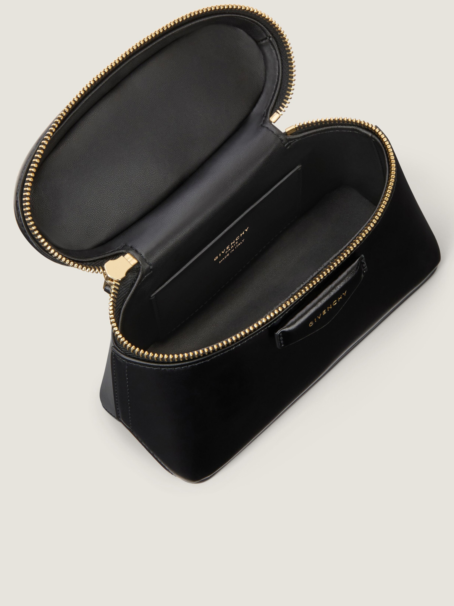 [Givenchy] Tote bag FW26 BB60QMB13A