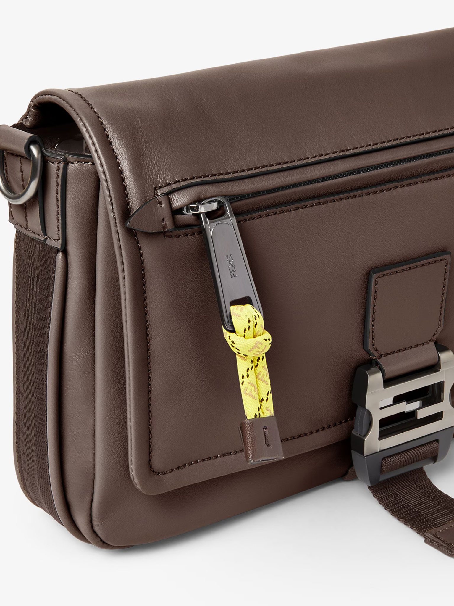 [Fendi] Shoulder bag FW26 7VA685 AV8B
