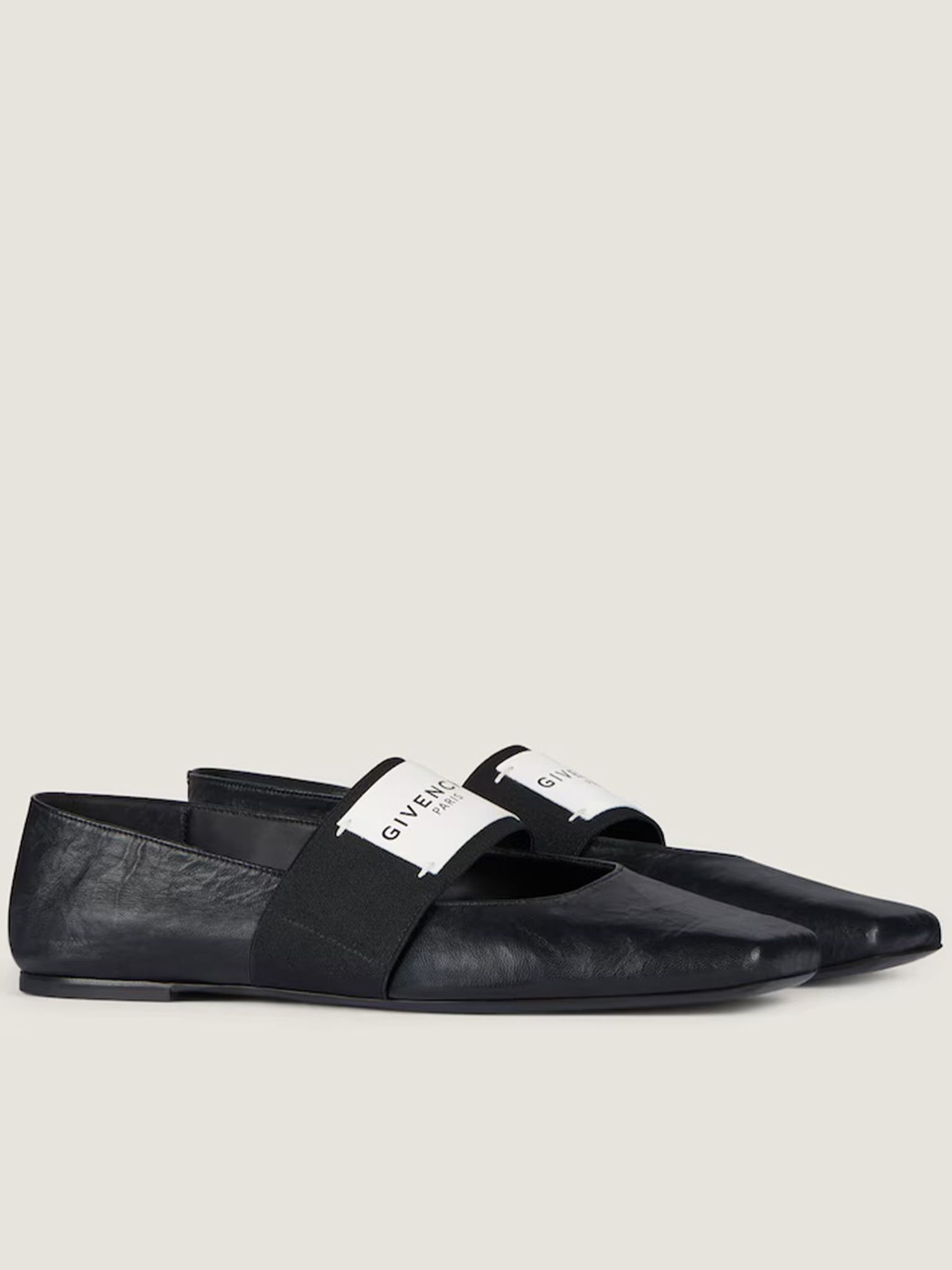 [Givenchy] Flat shoes FW26 BE5010E2FX