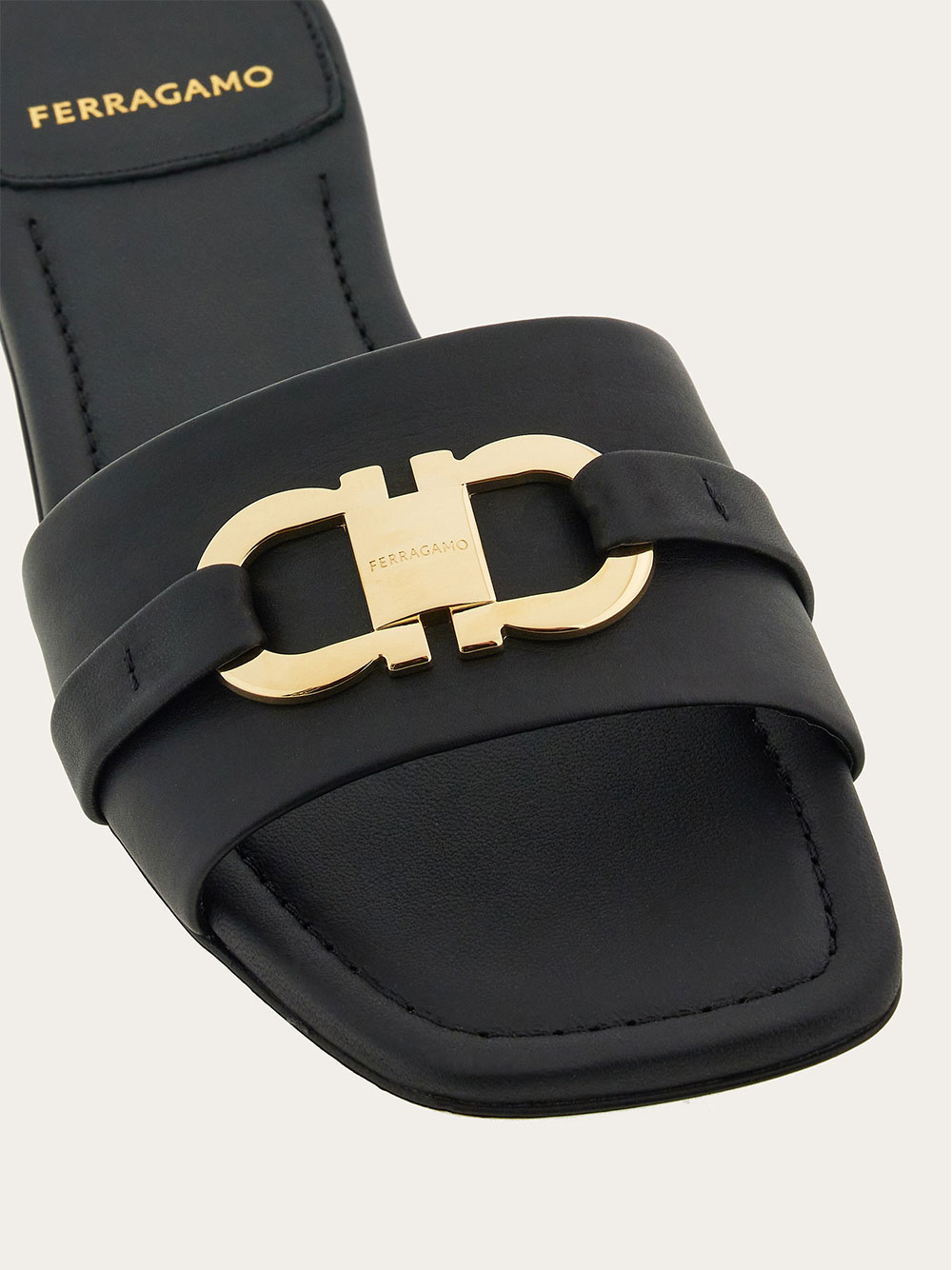 [Salvatore Ferragamo] Sandals FW26 0769636