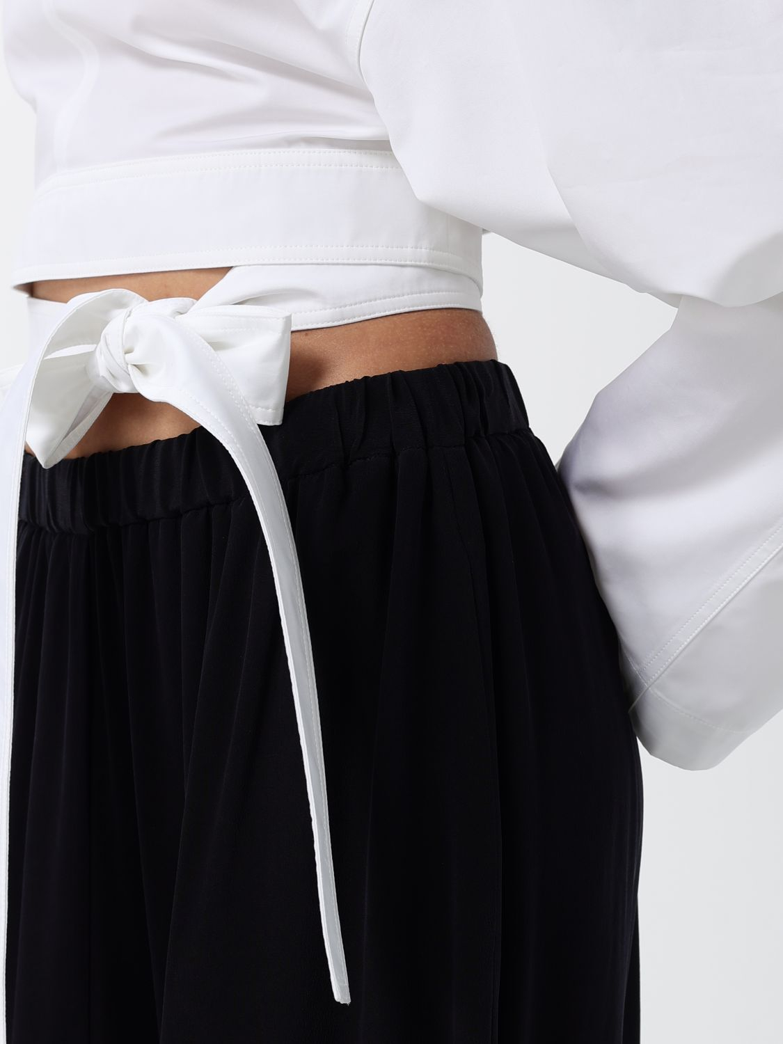 [Alaia] Top SS26 AA9H1478T611C 000